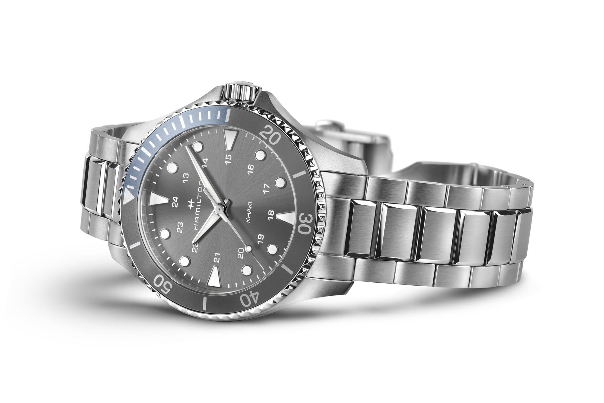 IMG_9085 Hamilton Khaki Navy Scuba Quartz H82211181 Replica 2