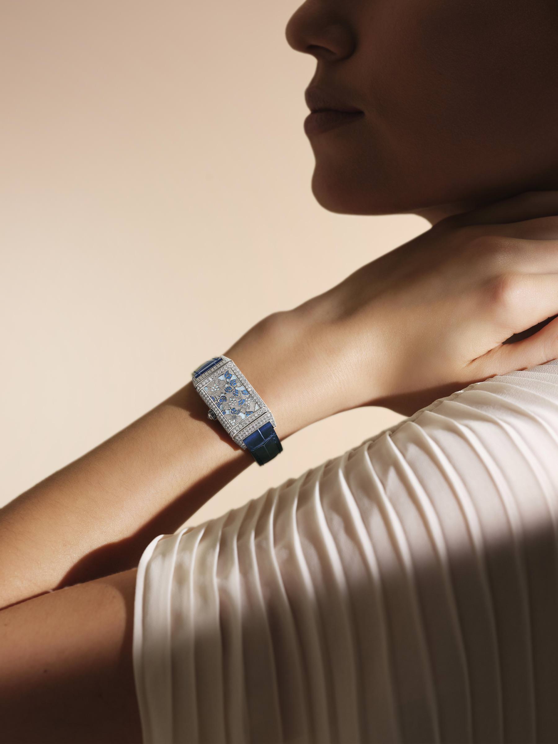 IMG_9085 Jaeger-LeCoultre Reverso One Precious Flowers White Lilies Q3293420 Replica 2