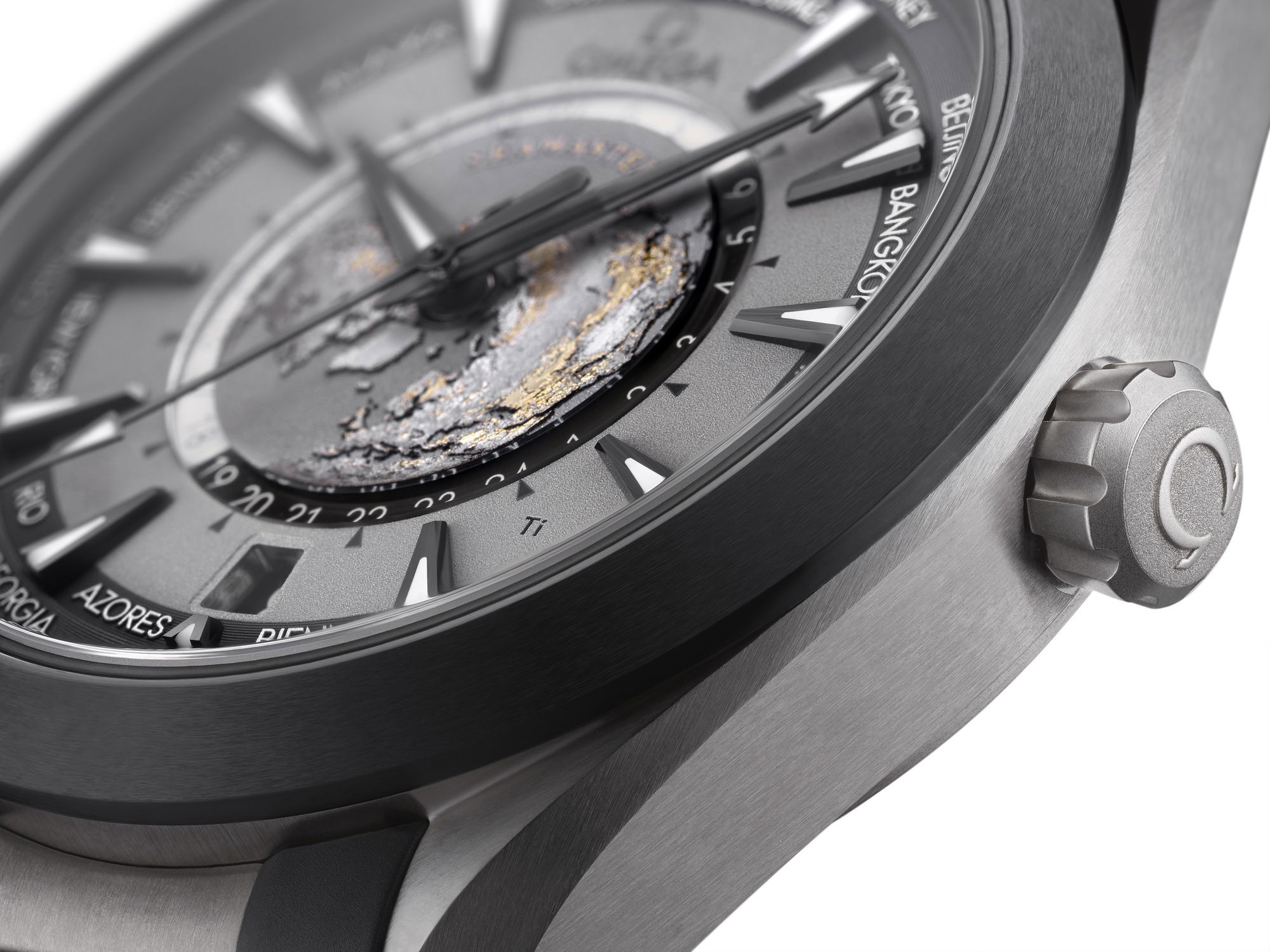 IMG_9085 Omega Seamaster Aqua Terra 150M Co-Axial Master Chronometer GMT Worldtimer 220.92.43.22.99.001 Replica 2