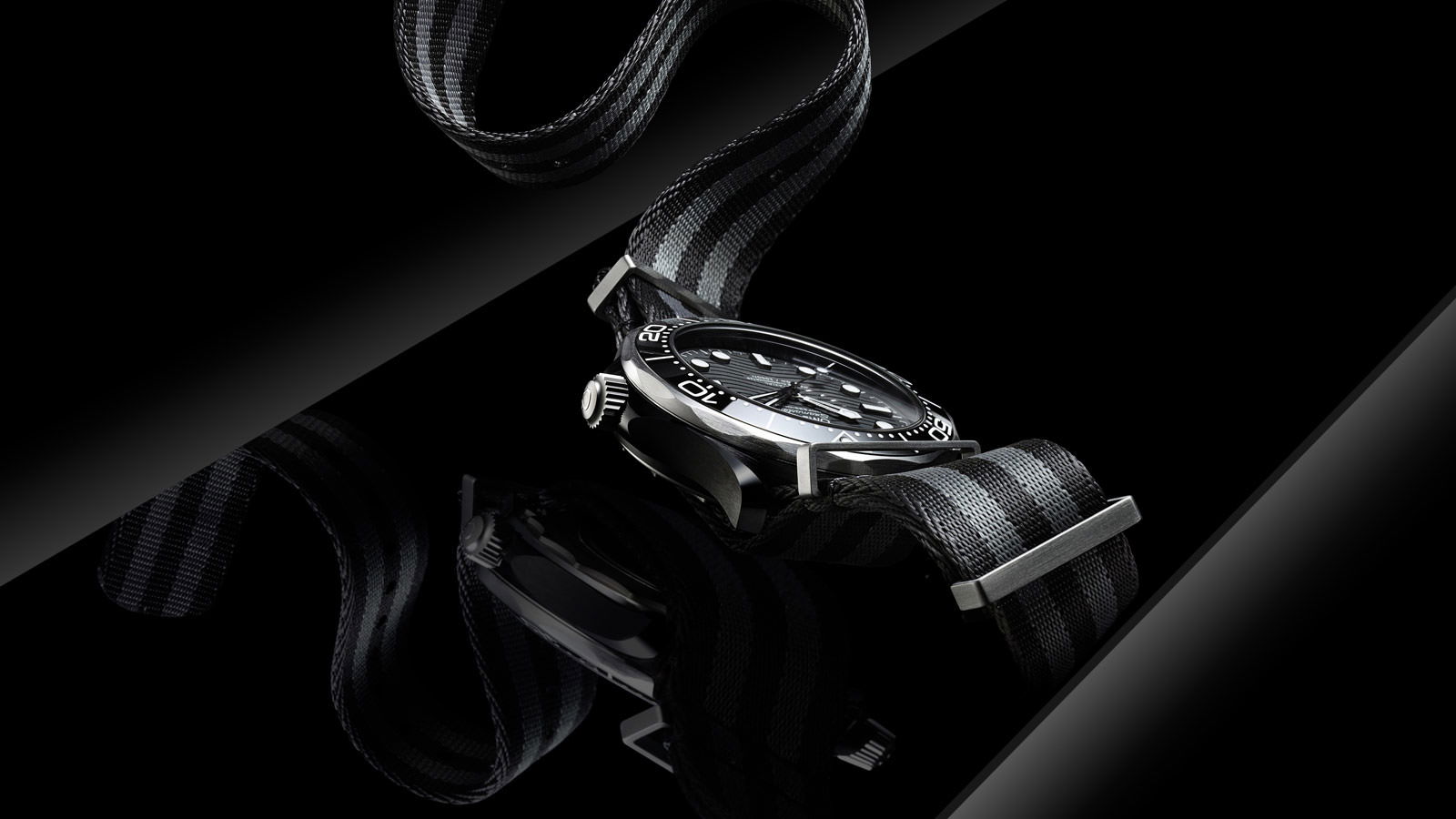 Omega Seamaster Diver 300M Co-Axial Master Chronometer 43.5 mm 210.92.44.20.01.002 Replica 2