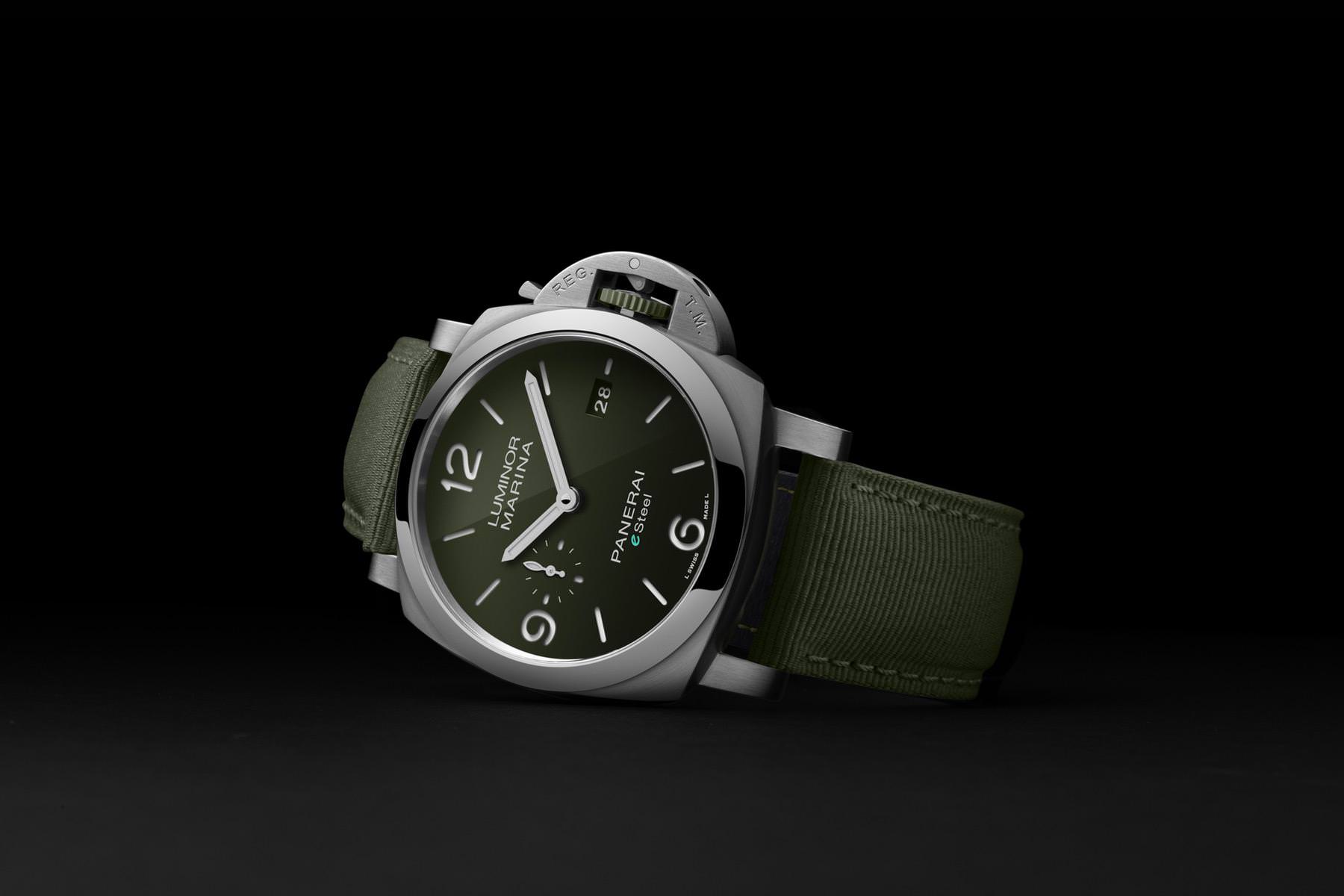 IMG_9085 Panerai Luminor Marina eSteel Verde Smeraldo PAM01356 Replica 2