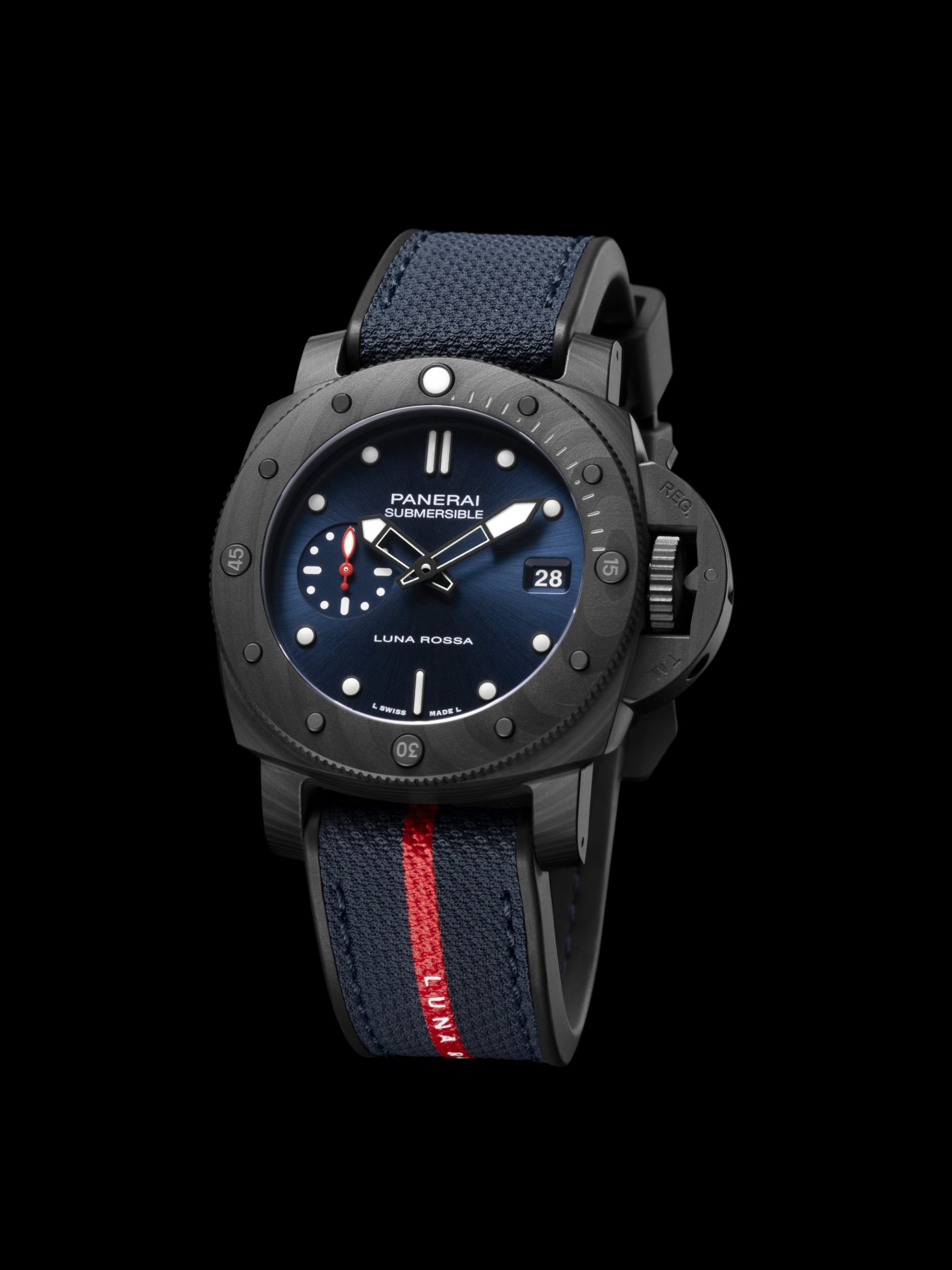 Panerai Submersible Luna Rossa Carbotech PAM01563 Replica 2
