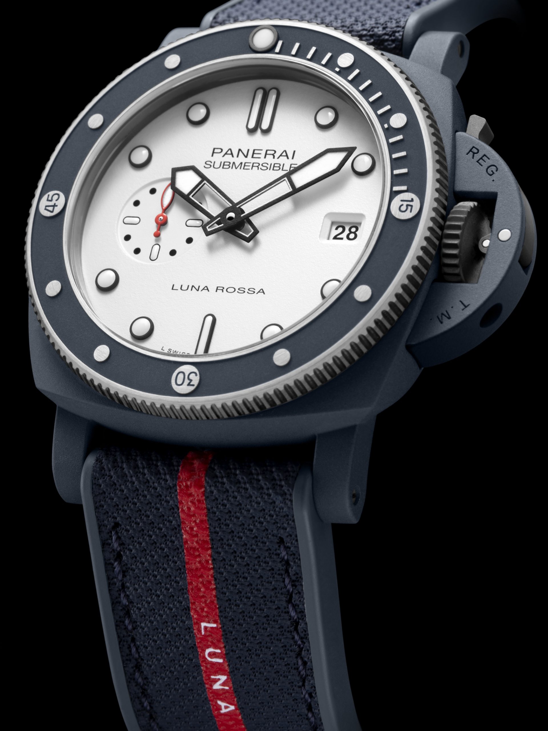 Panerai Submersible QuarantaQuattro Luna Rossa Ti-Ceramitech PAM01543 Replica 2