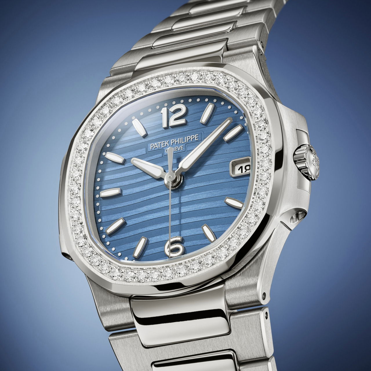 Patek Philippe Nautilus 7010/1G-013 Replica 2