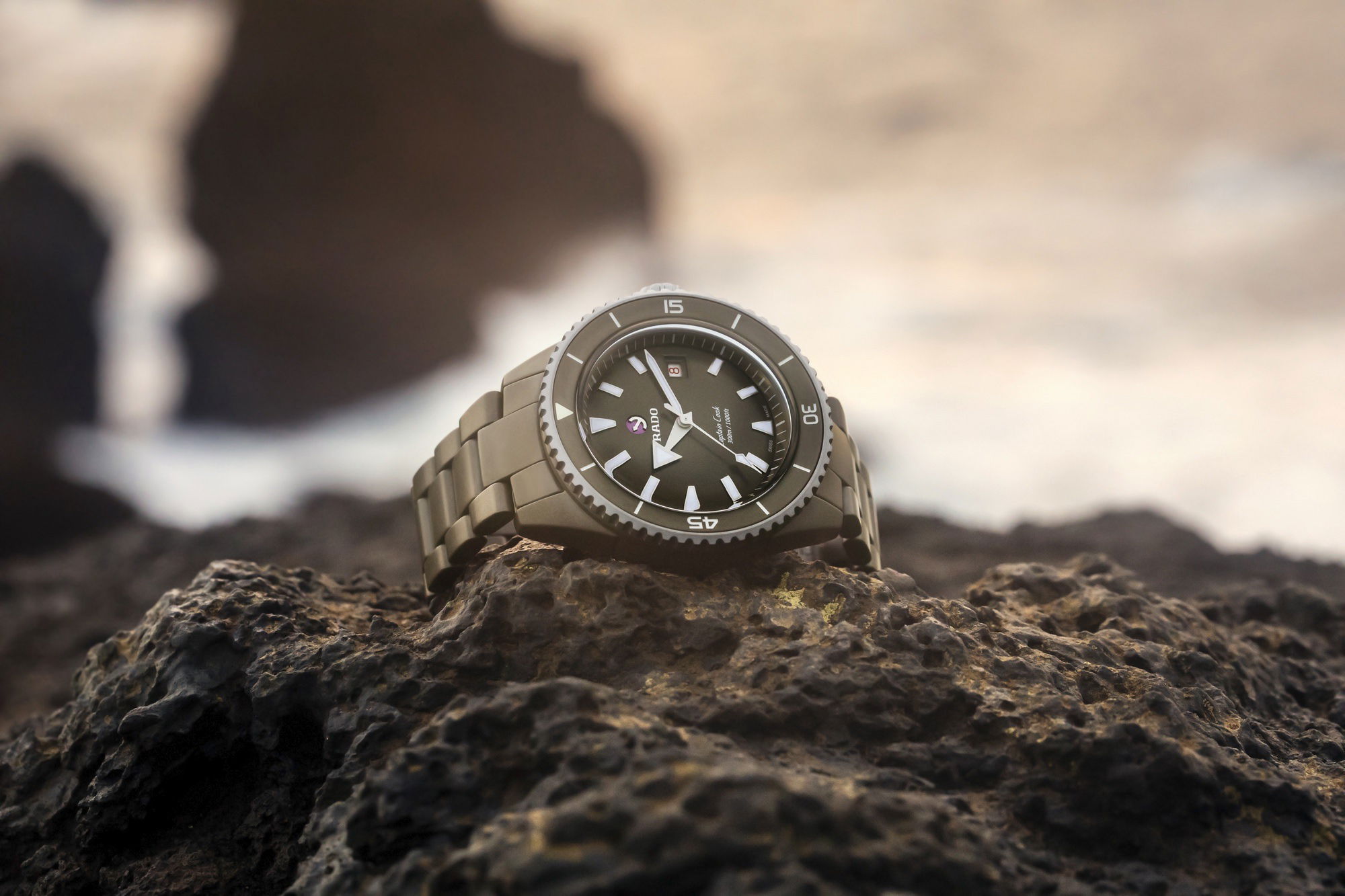 Rado Captain Cook High-Tech Ceramic Diver R32130312 Replica 2