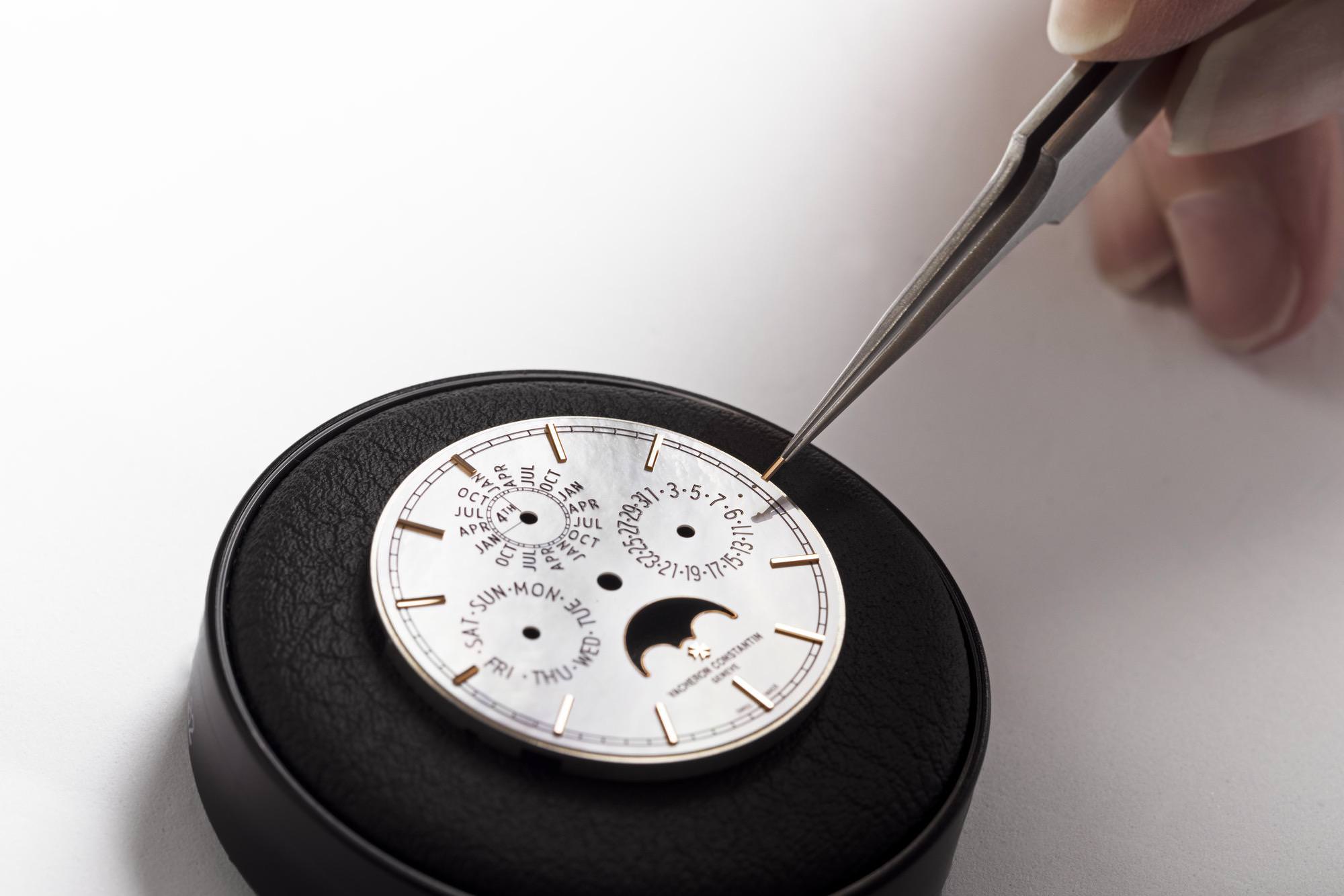 Vacheron Constantin Traditonnelle Perpetual Calendar Ultra-Thin 4305T/000R-B947 Replica 2