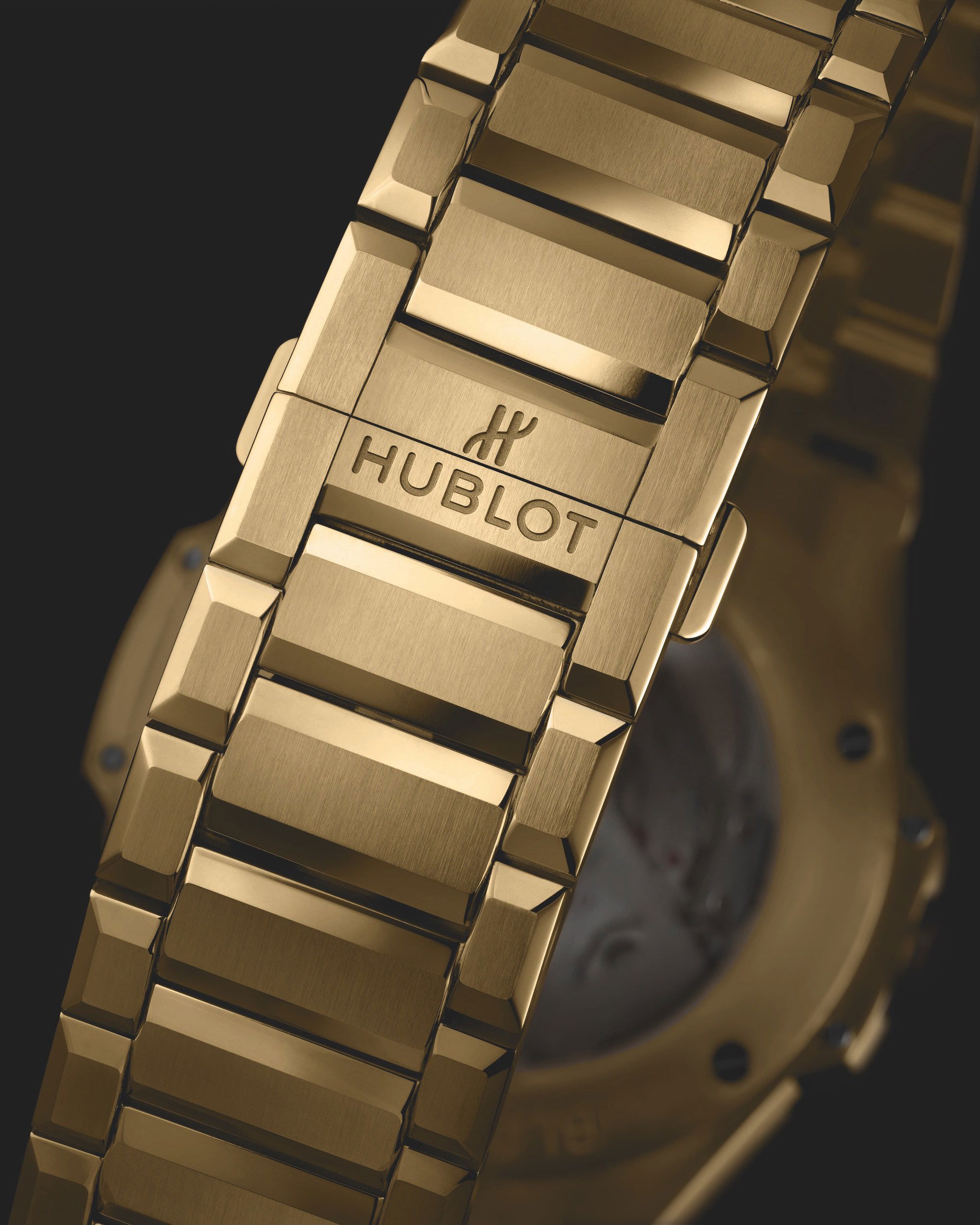 Hublot Big Bang Integral Time Only Yellow Gold 456.VX.0130.VX Replica 8