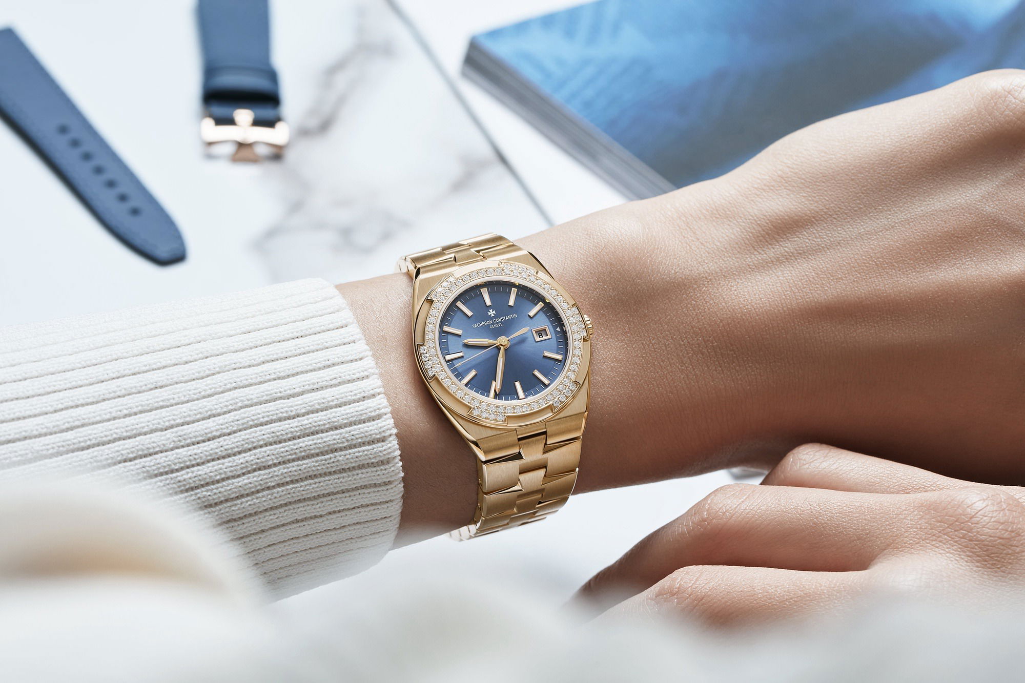 IMG_9081 Vacheron Constantin Overseas Quartz 1225V/200R-H015 Replica 8