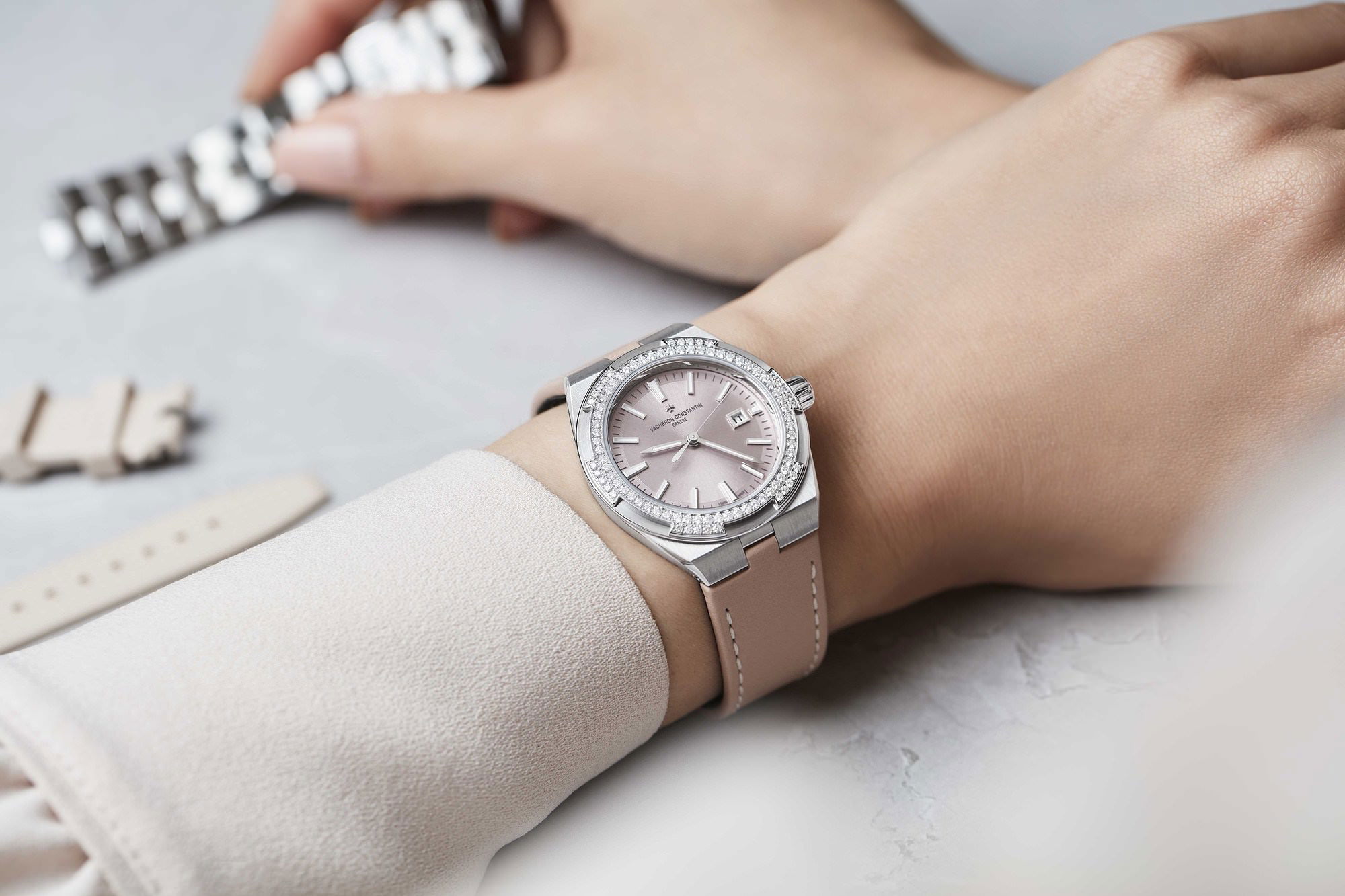 IMG_9081 Vacheron Constantin Overseas Self-Winding 4605V/200A-B971 Replica 8