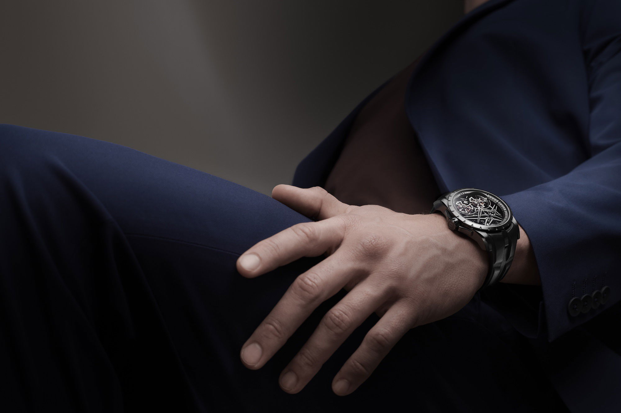 IMG_9081 Roger Dubuis Excalibur Double Tourbillon Black Ceramic RDDBEX0820 Replica 8