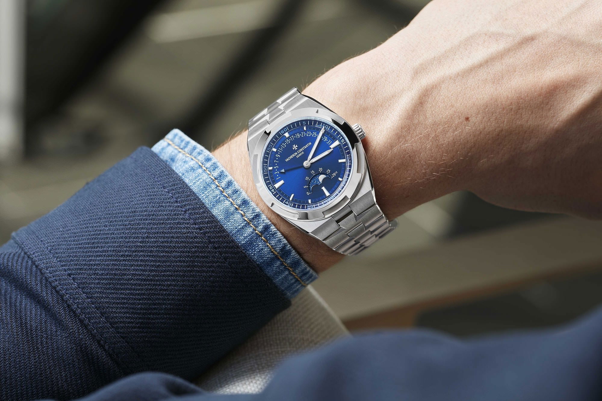 Vacheron Constantin Overseas Moon Phase Retrograde Date 4000V/210A-B911 Replica 8