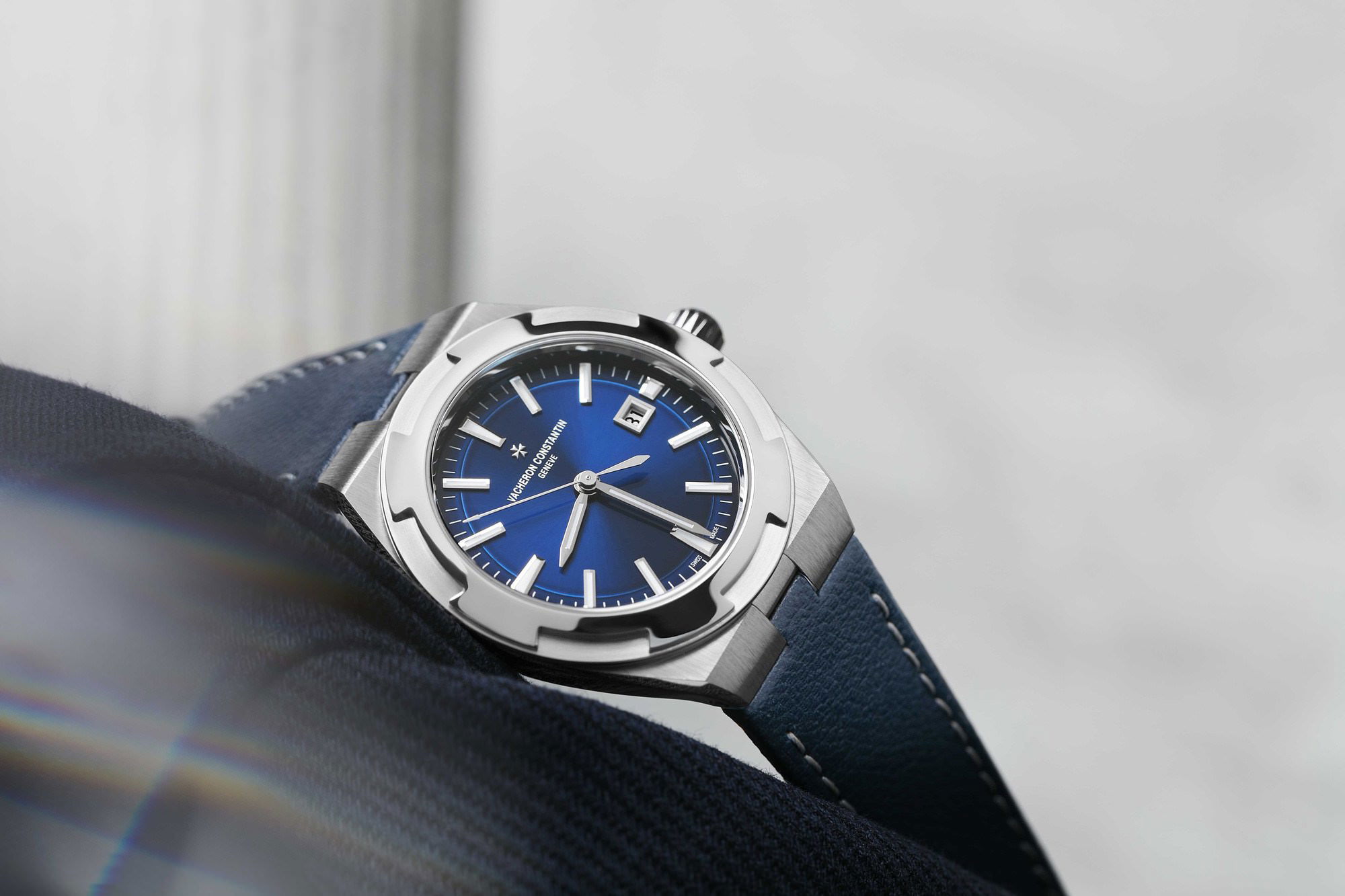 Vacheron Constantin Overseas Self-Winding 4600V/200A-B980 Replica 8