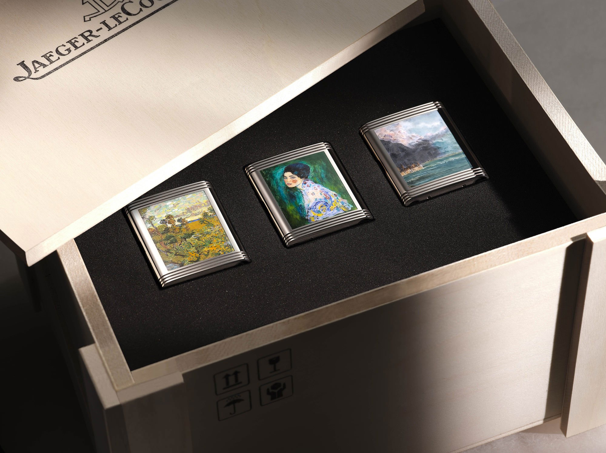 IMG_9081 Jaeger-LeCoultre Reverso Tribute Enamel Hidden Treasure – Courbet Q39334C2 Replica 8