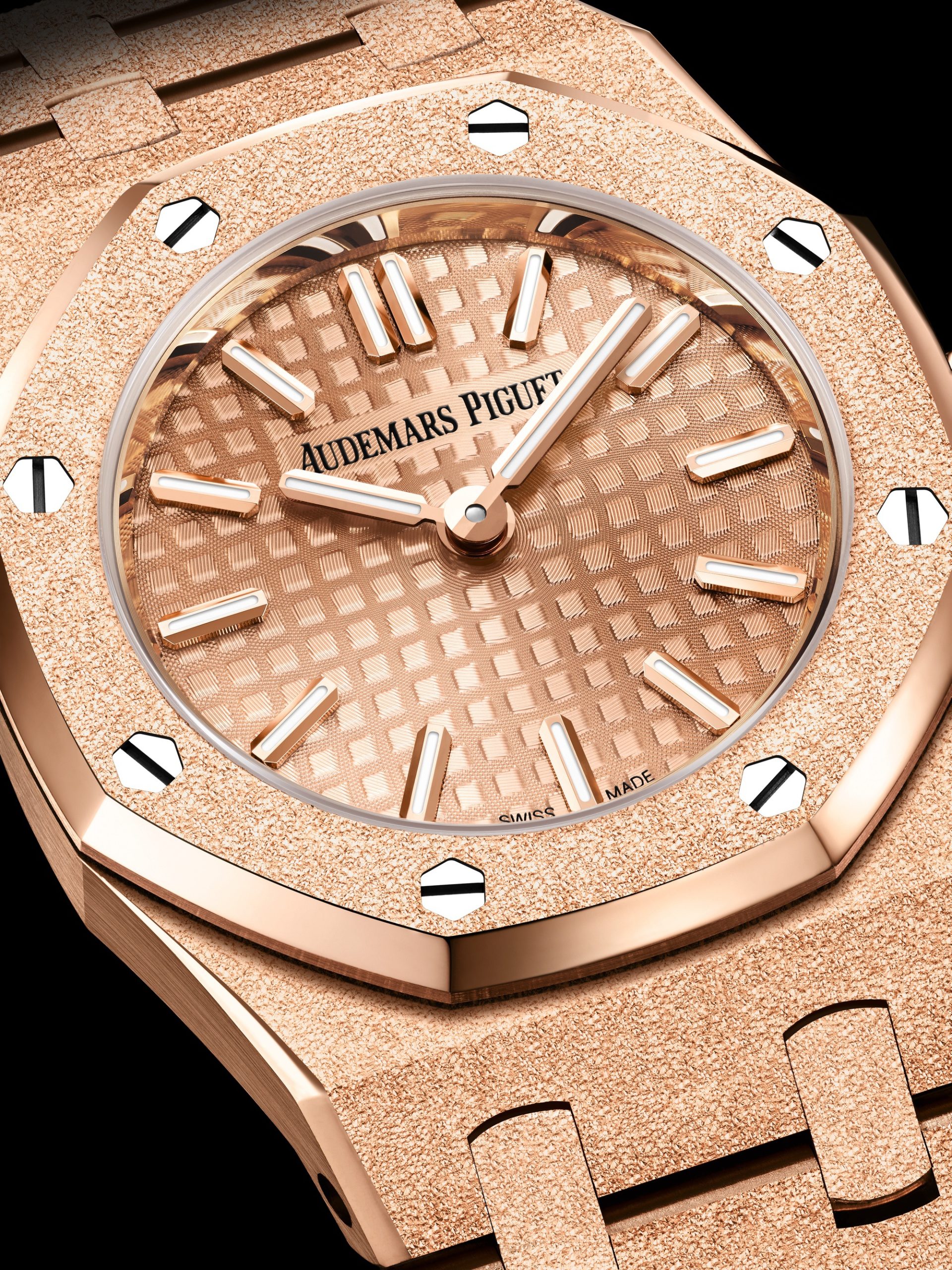 IMG_9086 Audemars Piguet Royal Oak Mini Frosted Gold Quartz 23 67630OR.GG.1312OR.01 3