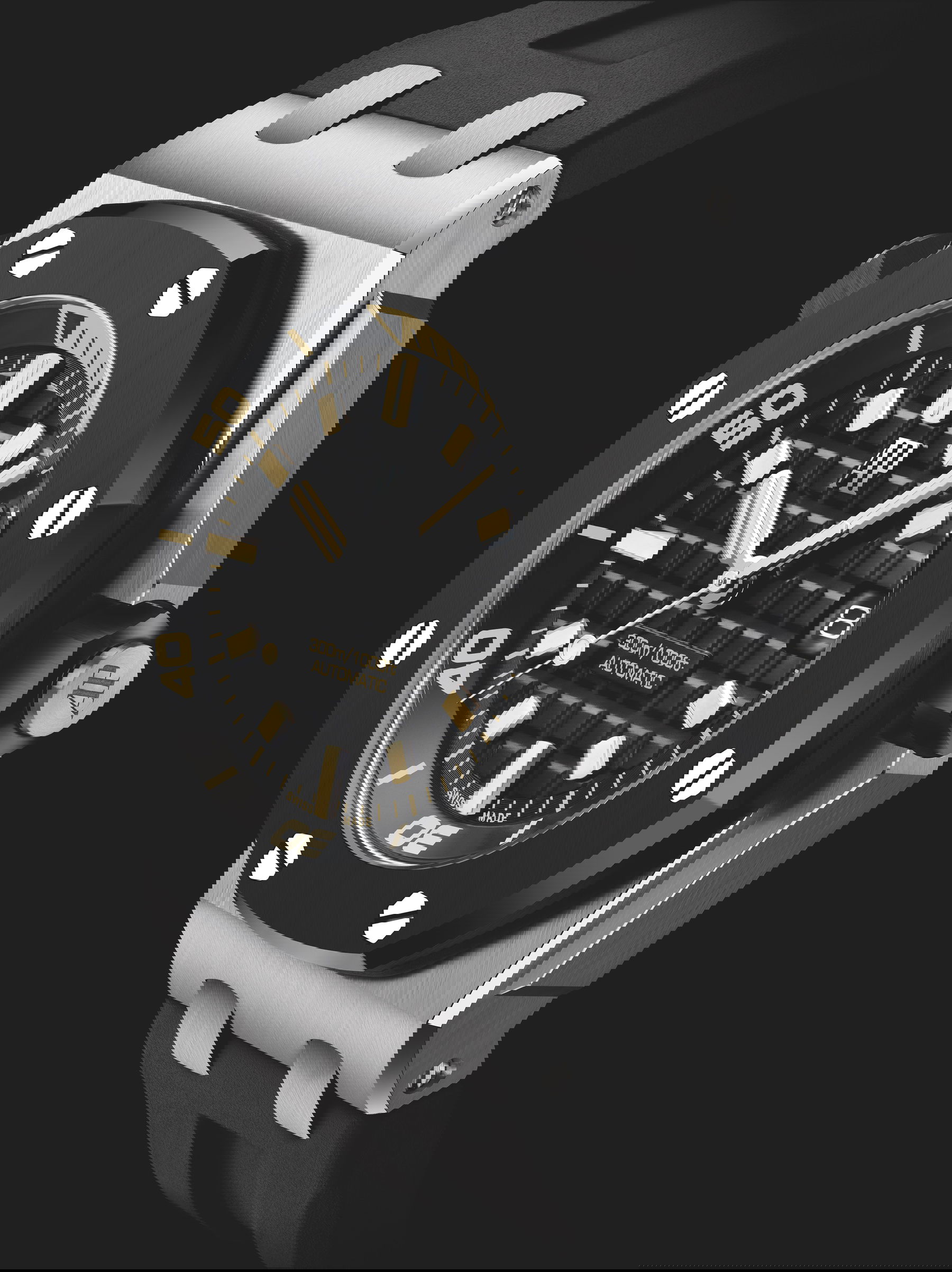 Audemars Piguet Royal Oak Offshore Diver 15720CN.OO.A002CA.01 3