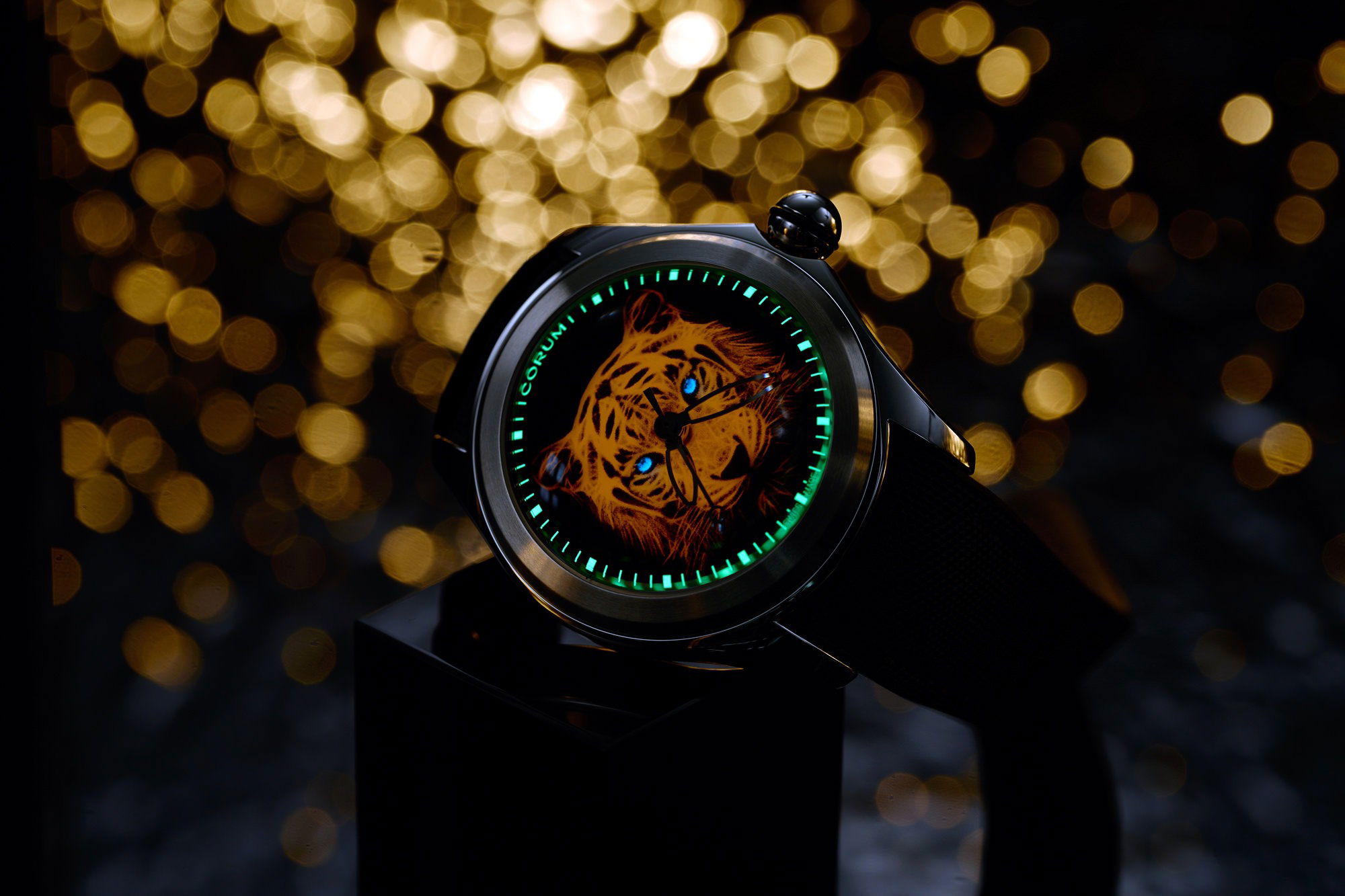 Corum Bubble 47 Automatic Luminescent Tiger L082/04378 3