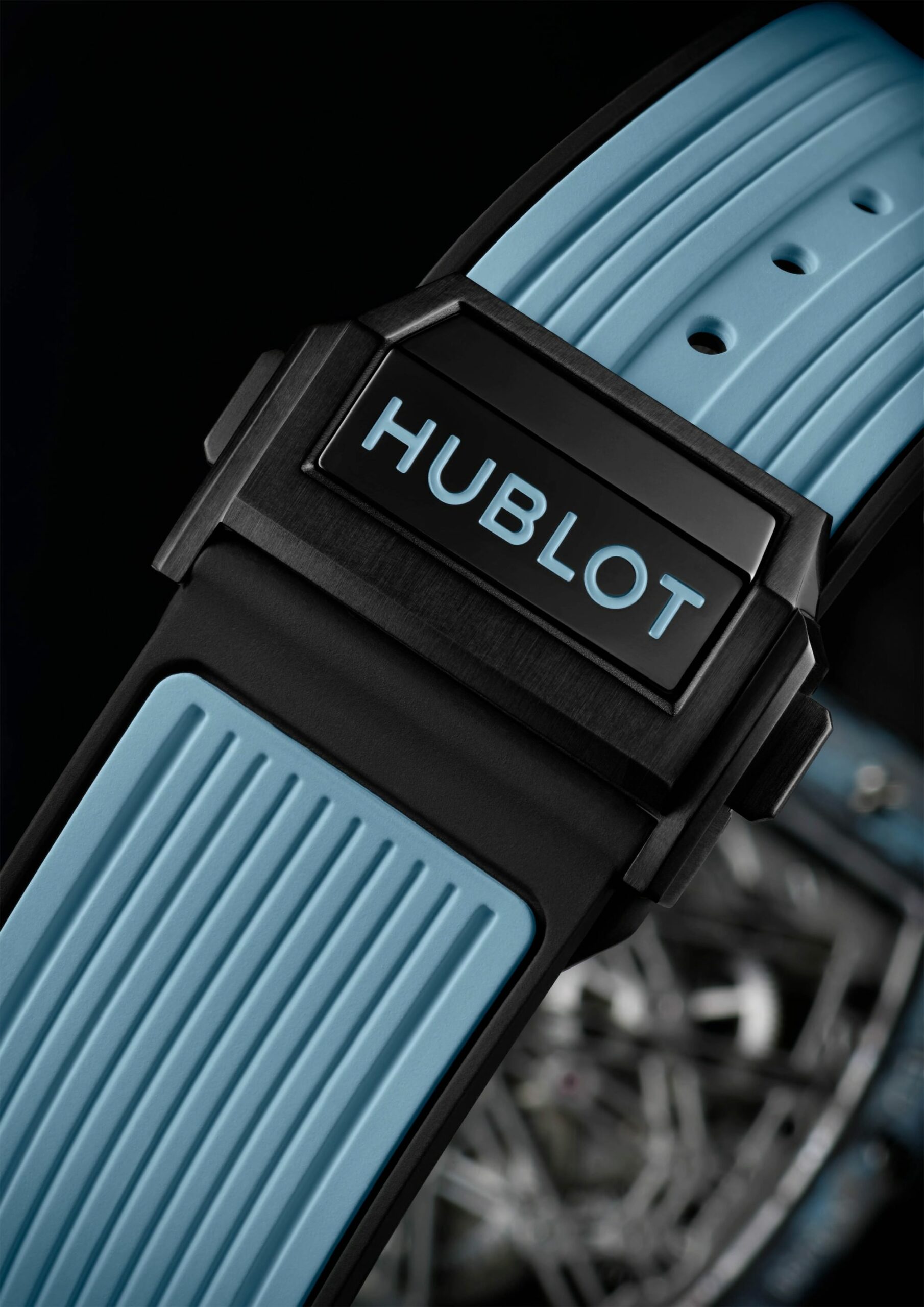 IMG_9086 Hublot Spirit of Big Bang 5-Day Power Reserve Carbon Sky Blue 645.QL.5117.RX 3