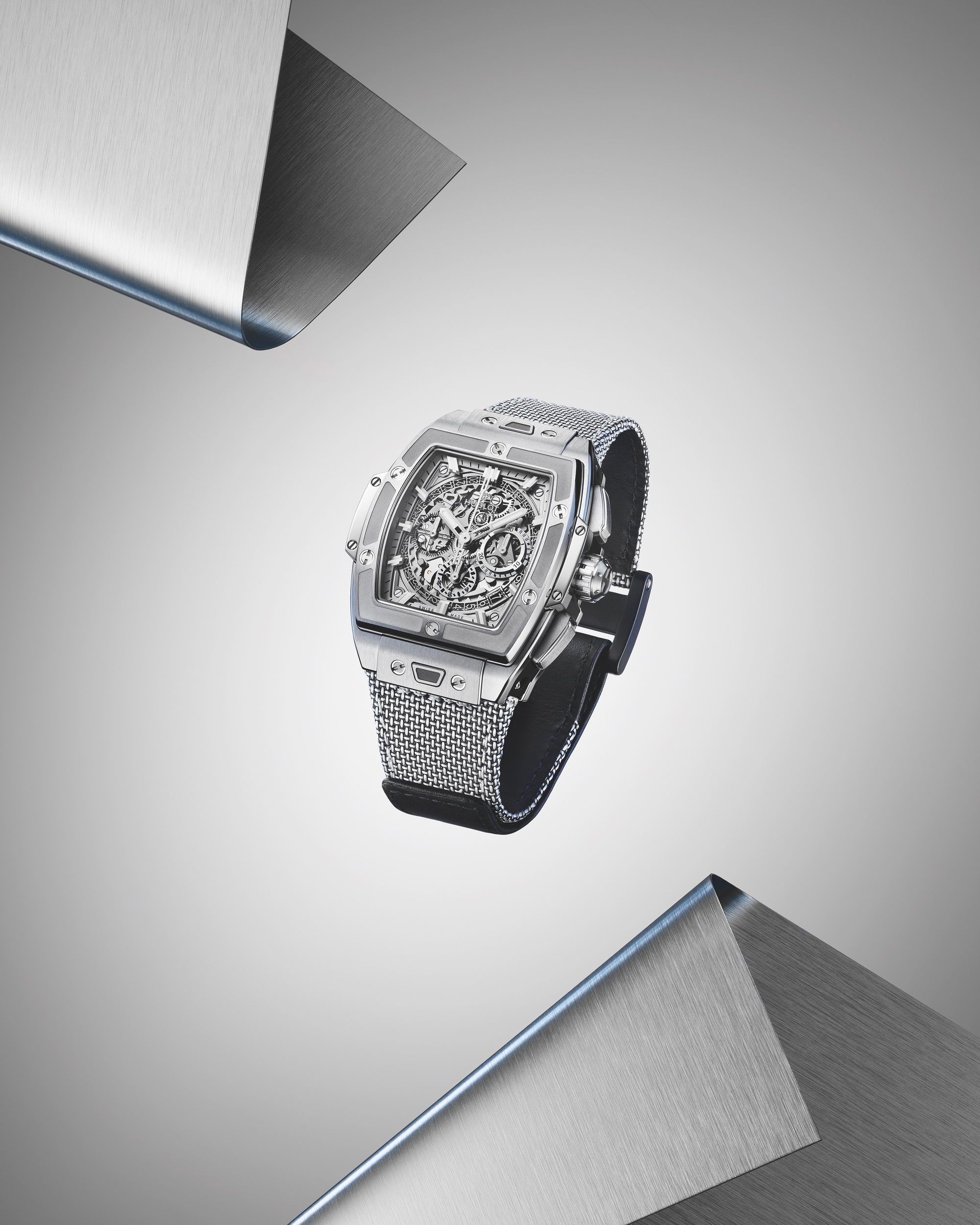 Hublot Spirit of Big Bang Essential Grey 642.NX.0110.NR.HEC23 3