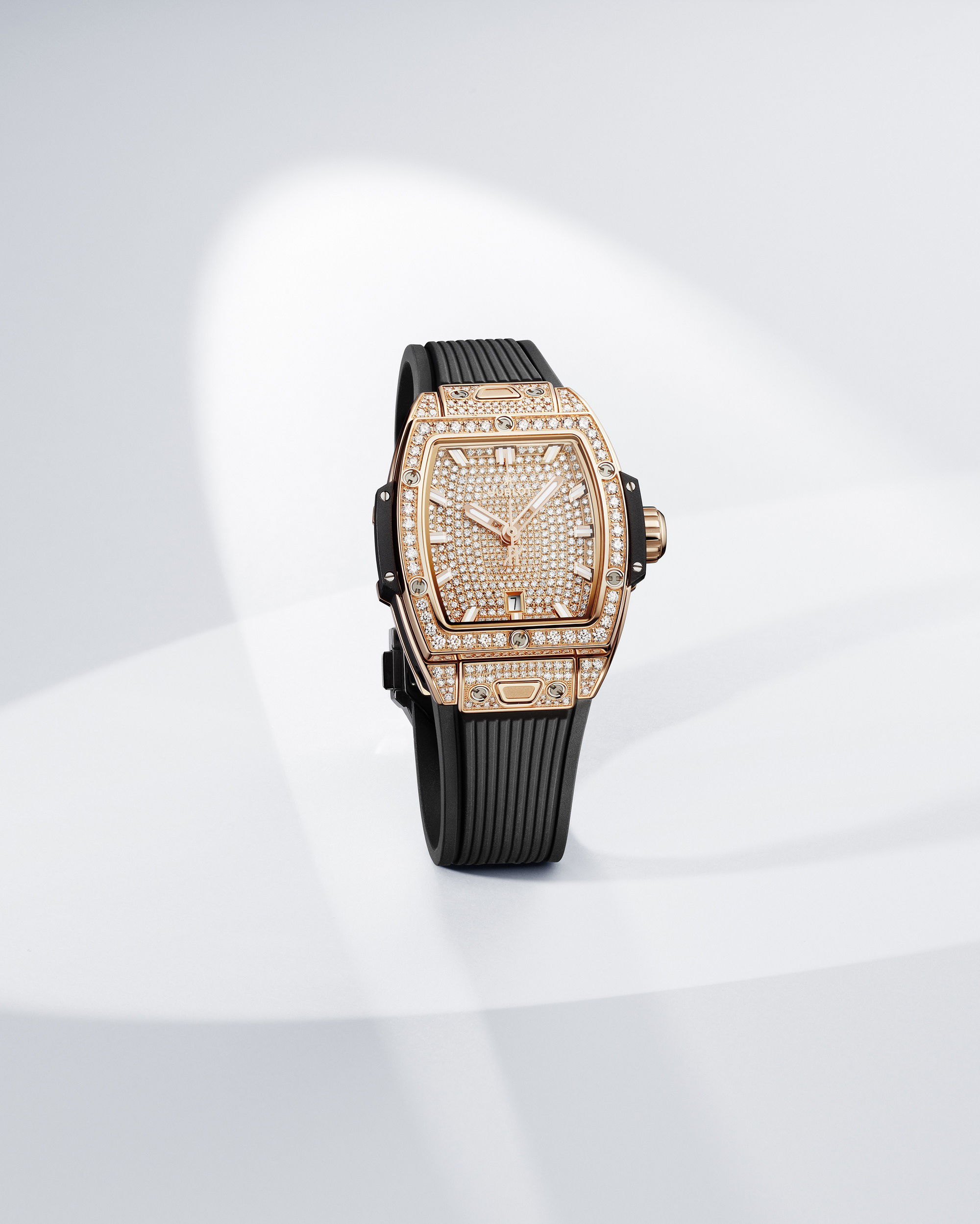 Hublot Spirit of Big Bang King Gold Full Pave 682.OX.9000.RX.1604 3