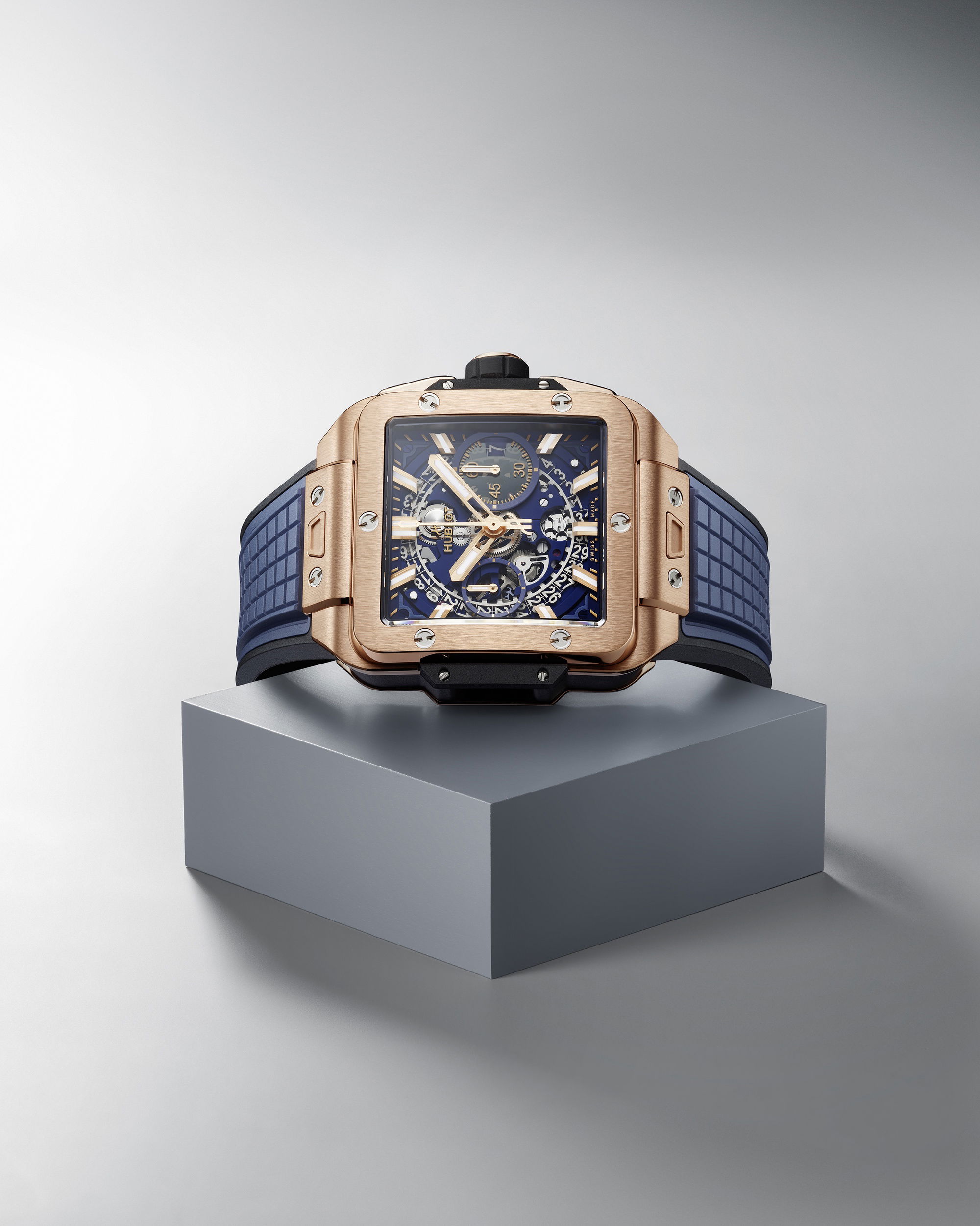 IMG_9086 Hublot Square Bang Unico King Gold Blue 821.OX.5180.RX-SD 3