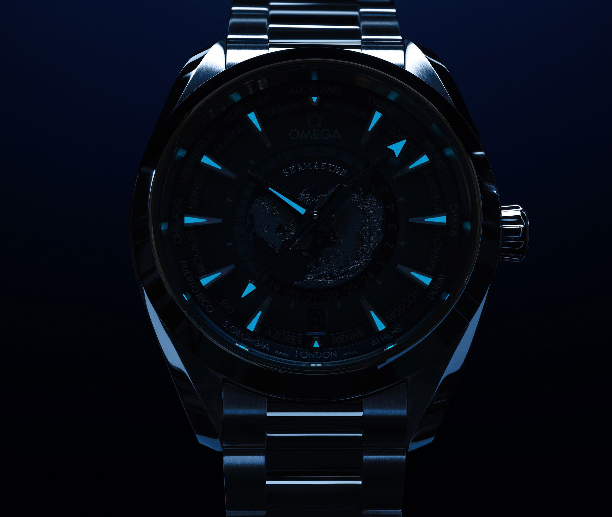 IMG_9086 Omega Seamaster Aqua Terra 150M Co-Axial Master Chronometer GMT Worldtimer Summer Blue 220.10.43.22.03.002 3