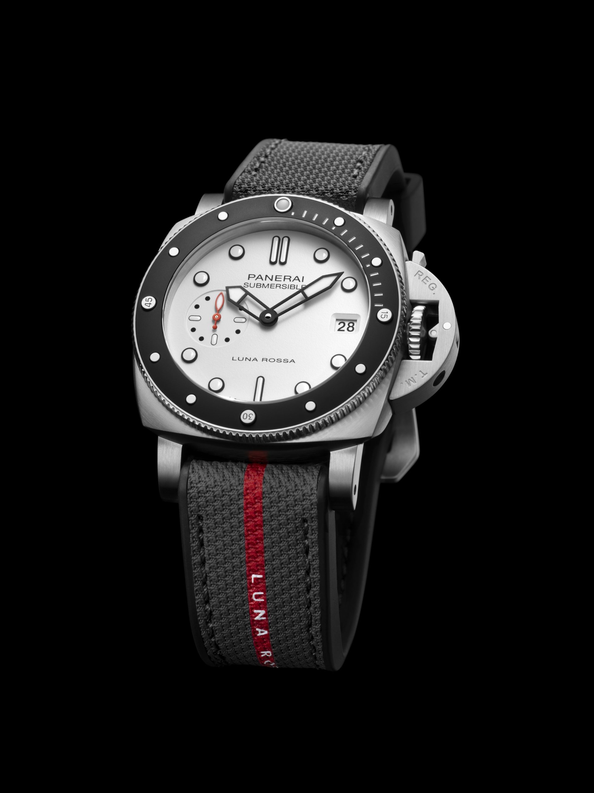 Panerai Submersible Luna Rossa PAM01579 3