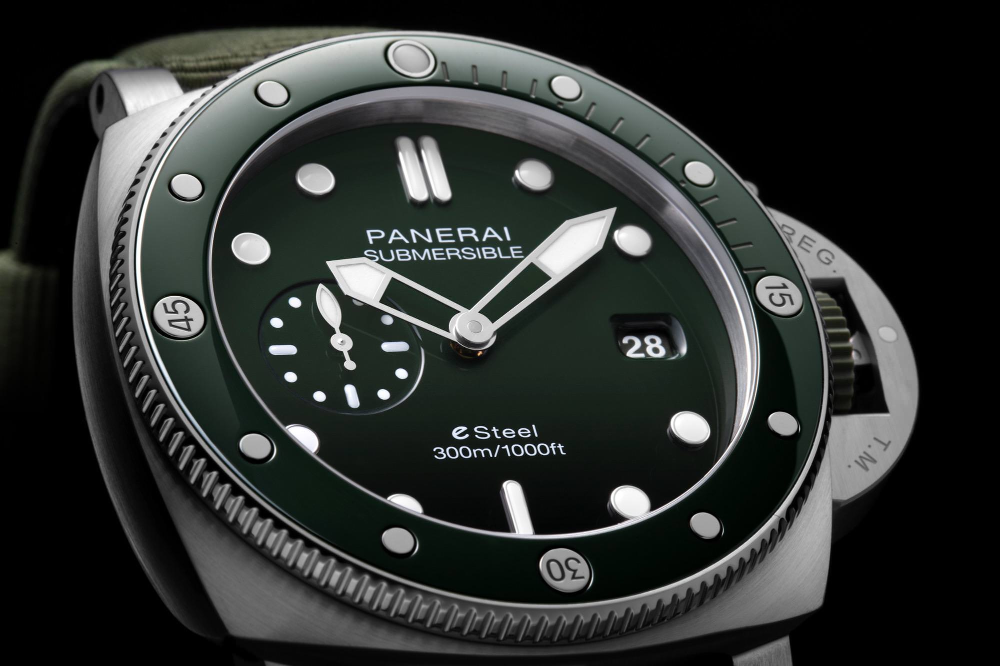 IMG_9086 Panerai Submersible QuarantaQuattro eSteel Verde Smeraldo PAM01287 3