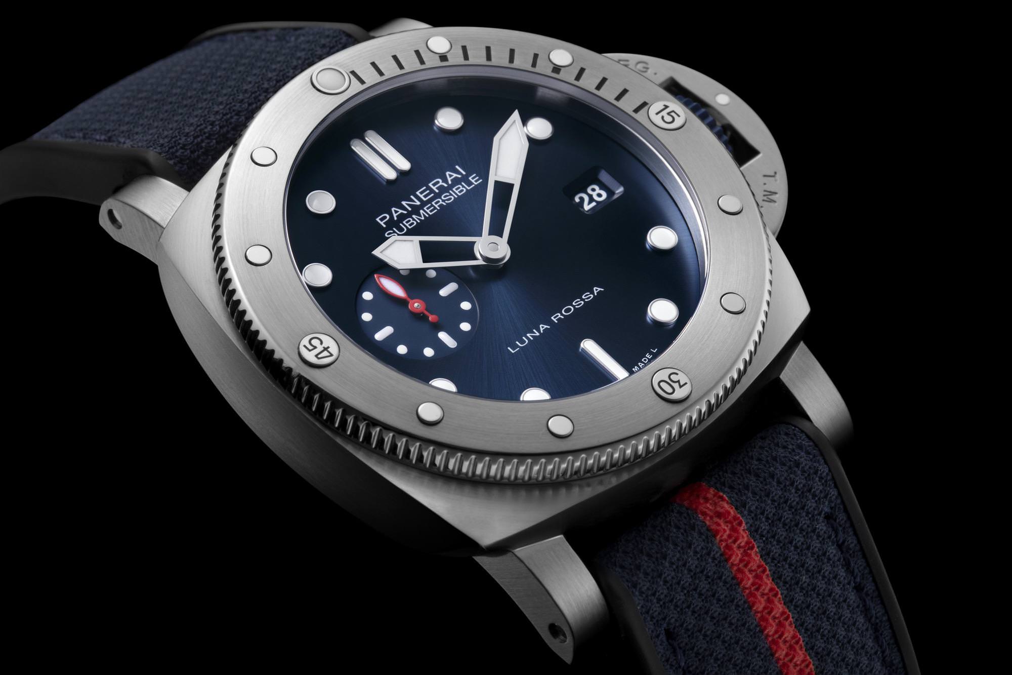 Panerai Submersible QuarantaQuattro Luna Rossa PAM01391 3