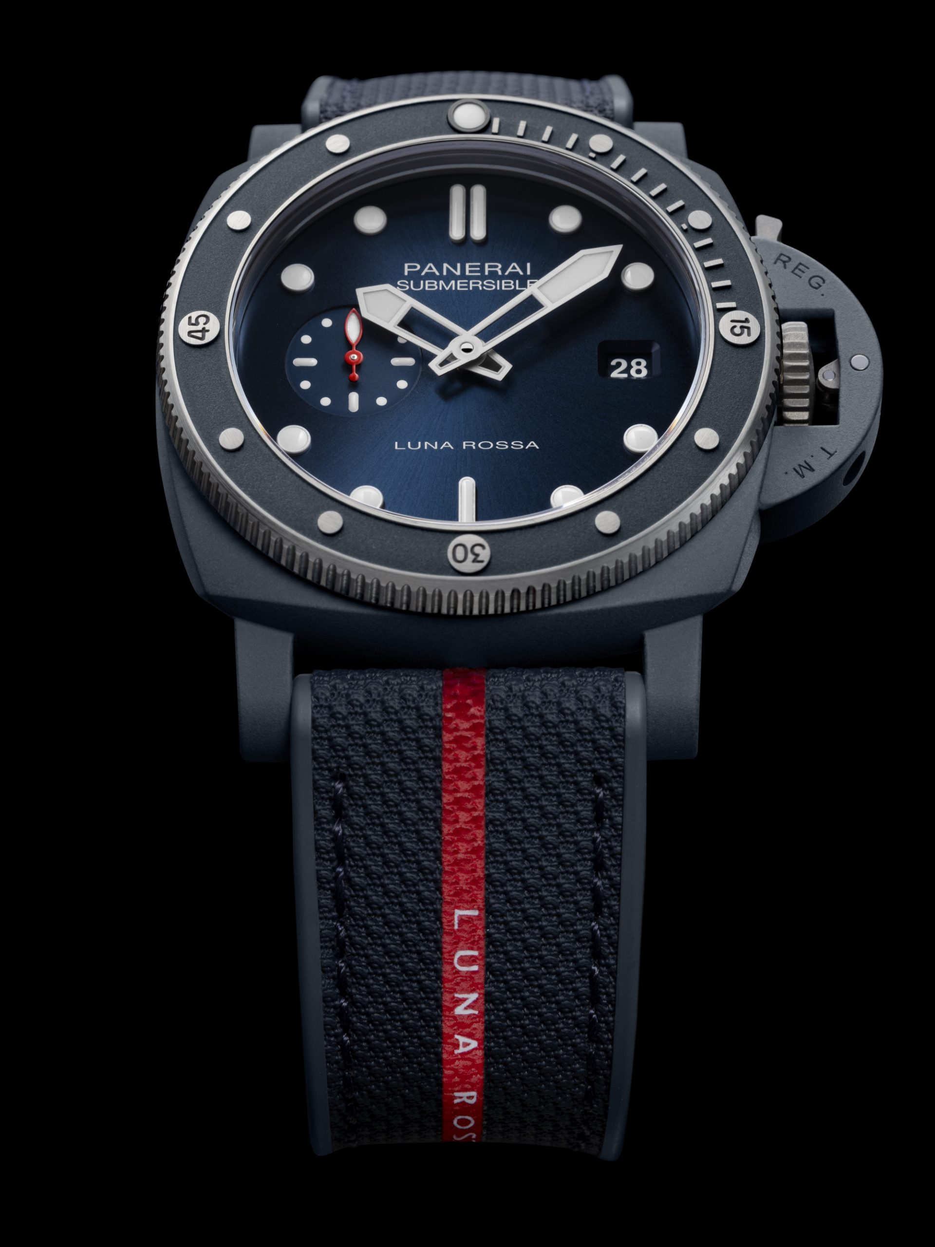 Panerai Submersible QuarantaQuattro Luna Rossa Ti-Ceramitech PAM01466 3