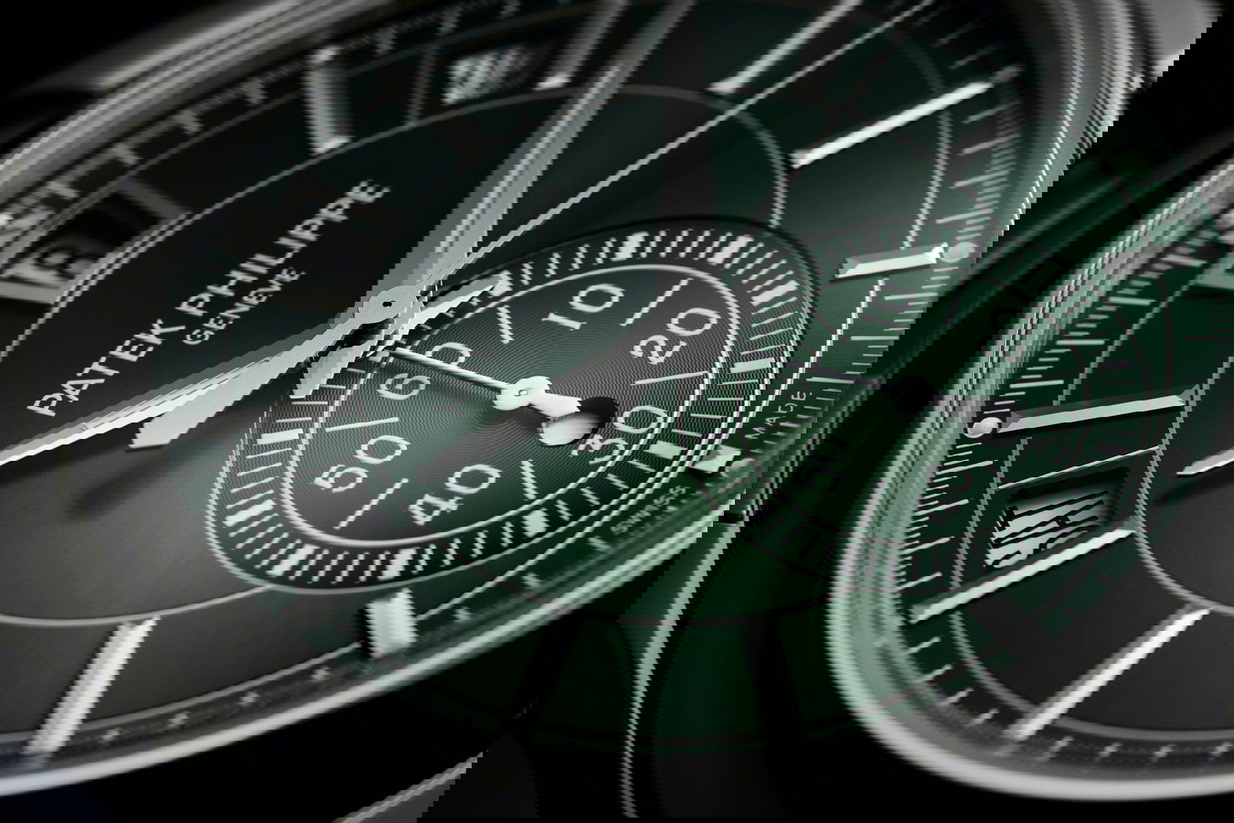 Patek Philippe Complications Flyback Chronograph, Annual Calendar 5905/1A-001 3