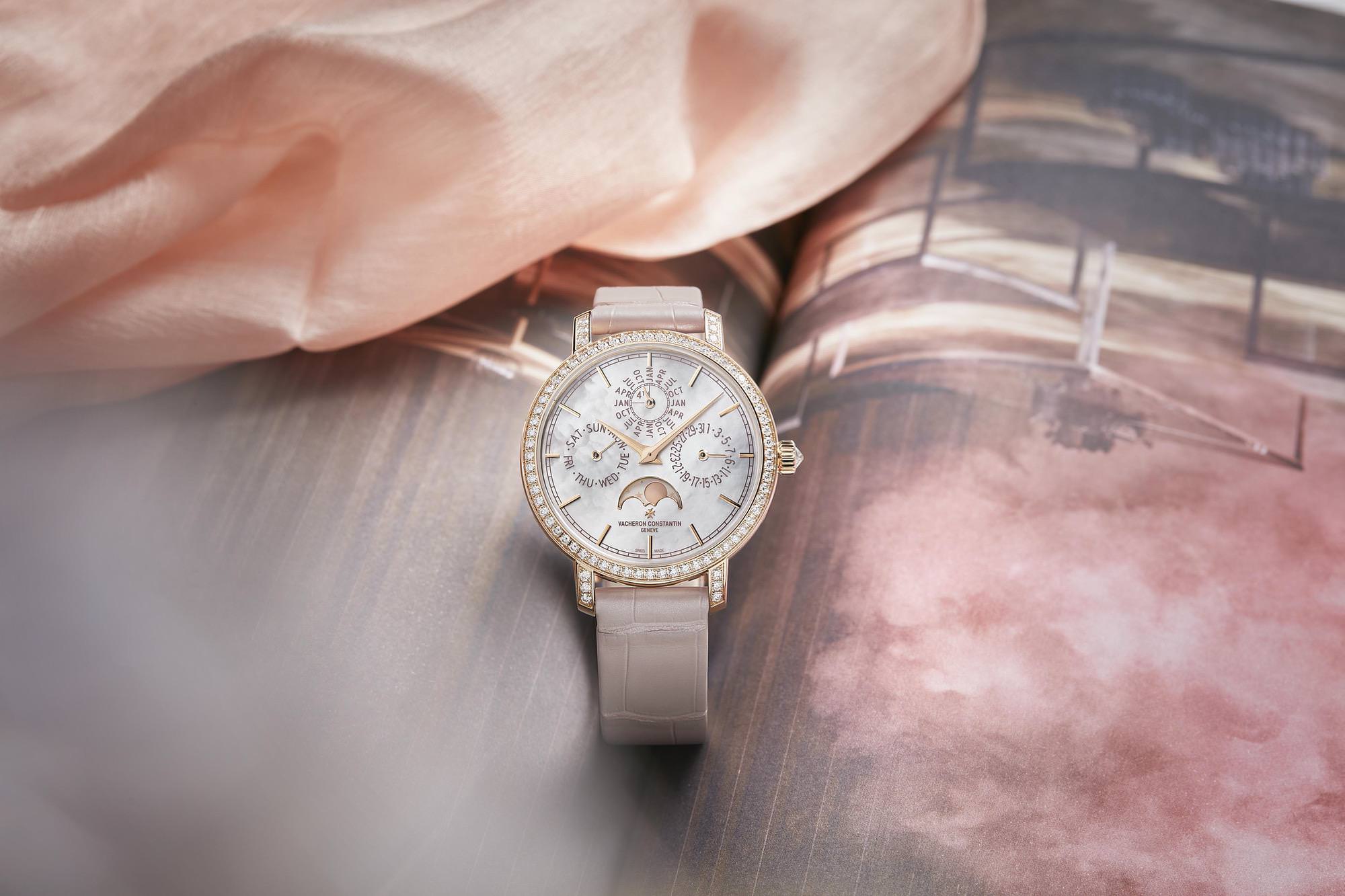 Vacheron Constantin Traditonnelle Perpetual Calendar Ultra-Thin 4305T/000R-B947 3