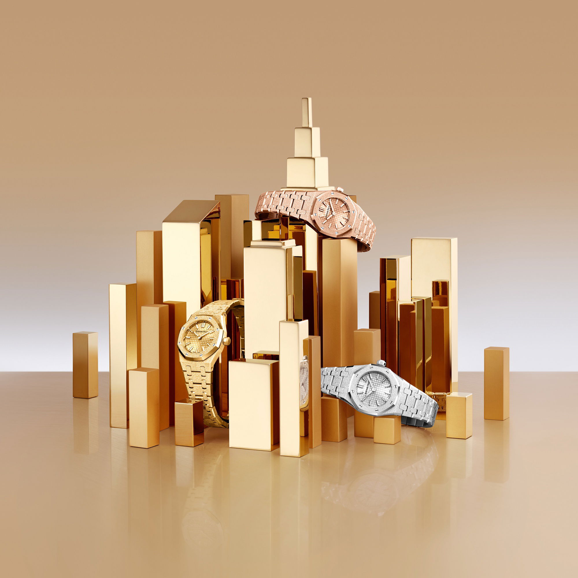 IMG_9081 Audemars Piguet Royal Oak Mini Frosted Gold Quartz 23 67630OR.GG.1312OR.01 Replica 4