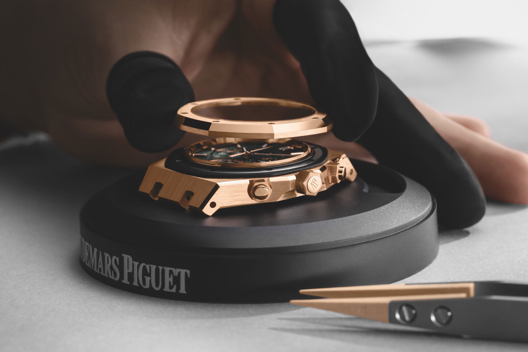 Audemars Piguet Royal Oak Selfwinding Chronograph 26240OR.OO.1320OR.02 Replica 4