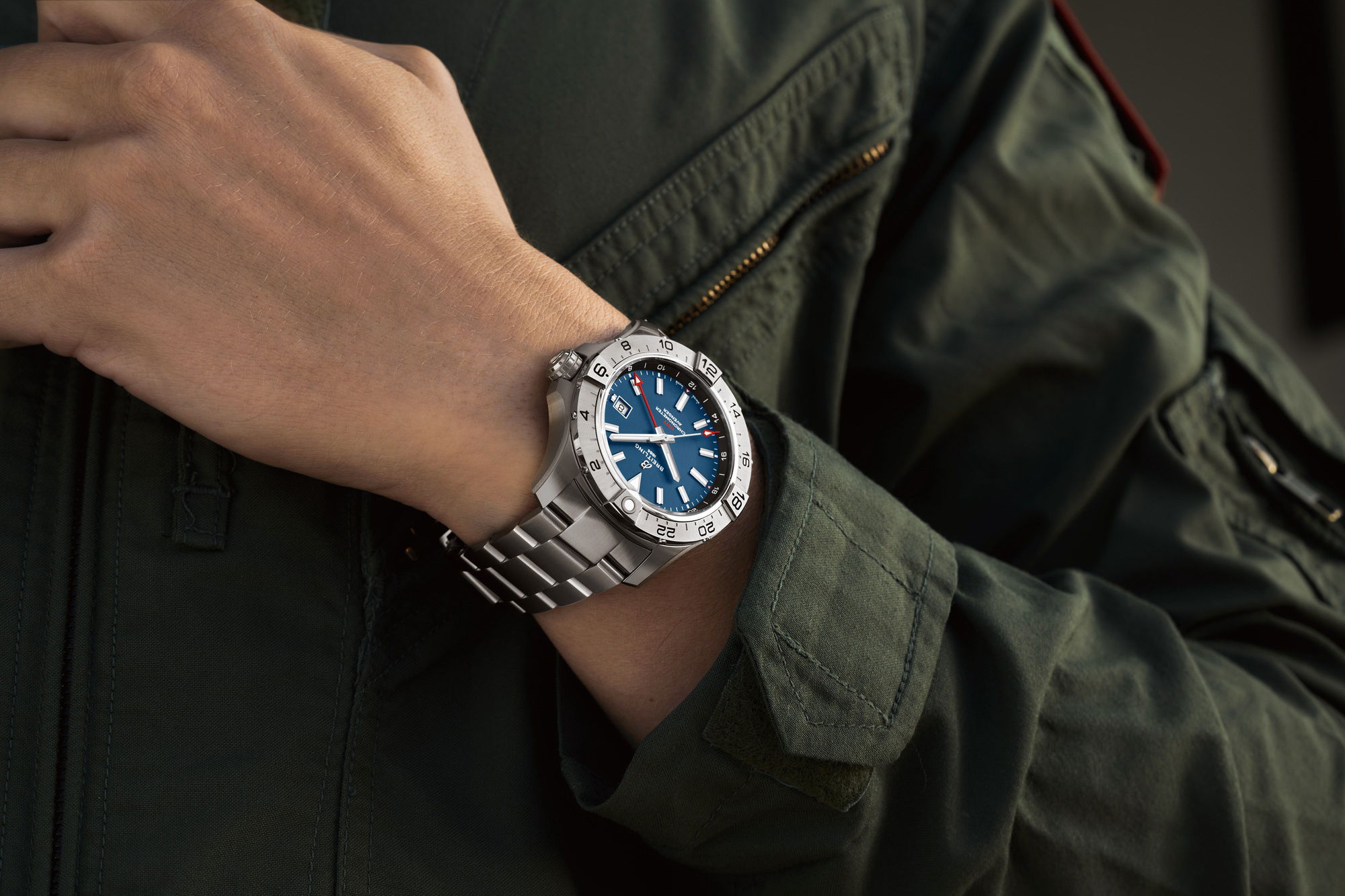 IMG_9081 Breitling Avenger Automatic GMT 44 A32320101C1A1 Replica 4