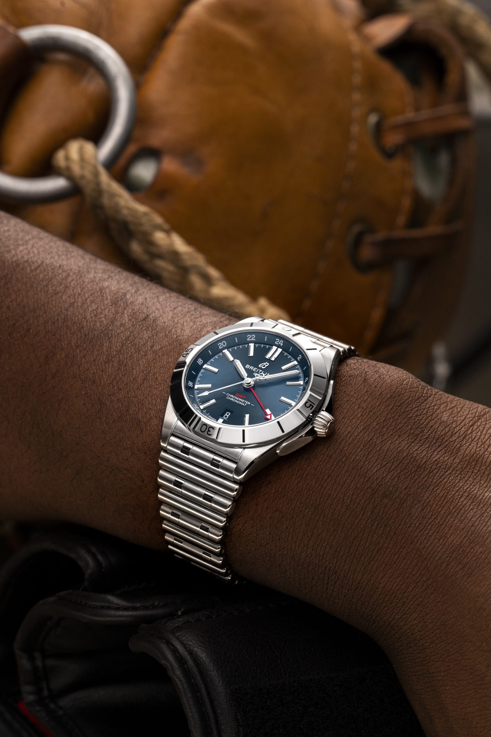 IMG_9081 Breitling Chronomat Automatic GMT 40 A32398101C1A1 Replica 4