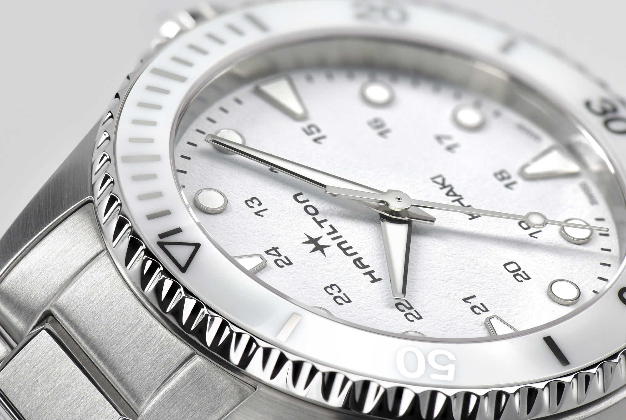 IMG_9081 Hamilton Khaki Navy Scuba H82221110 Replica 4