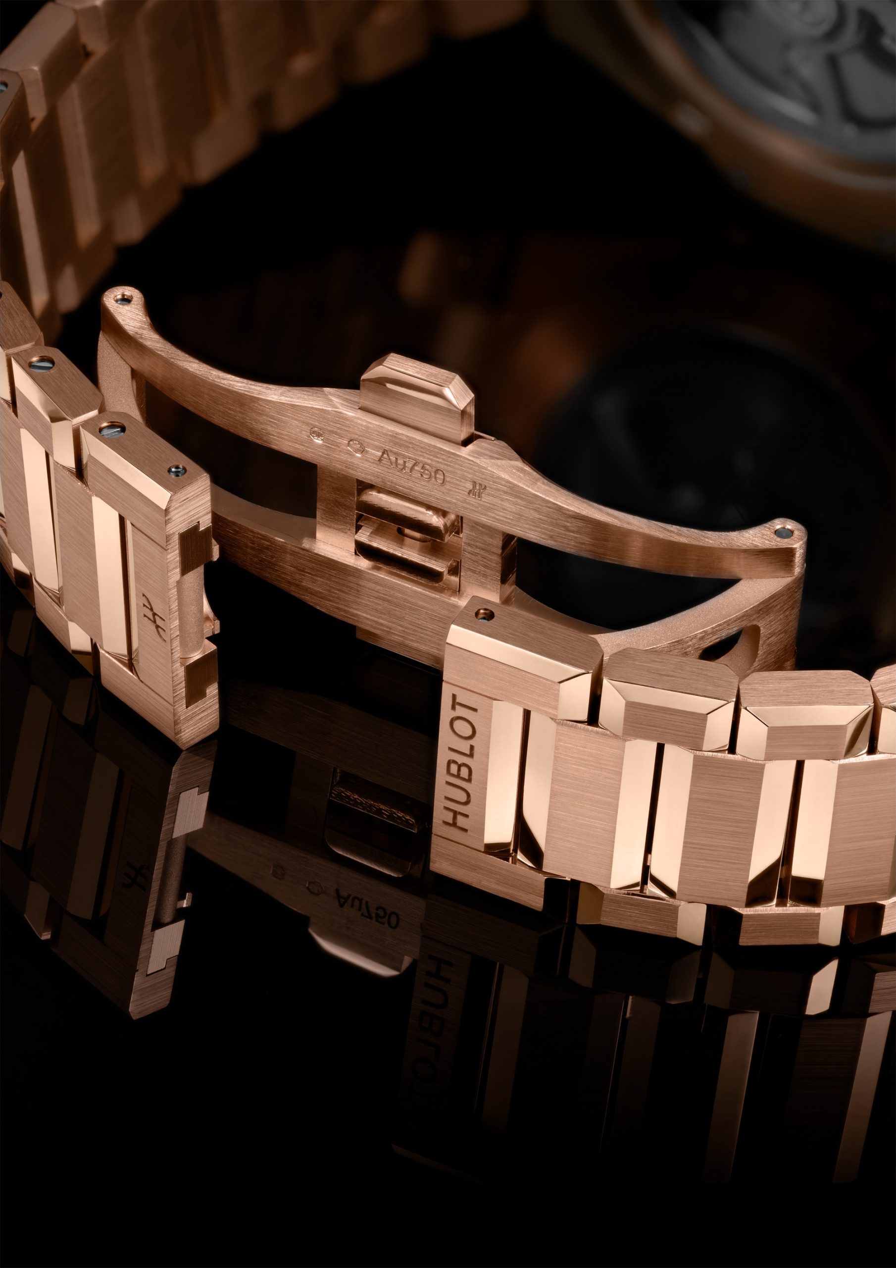 Hublot Big Bang Integrated Time Only King Gold Blue 457.OX.7180.OX Replica 4