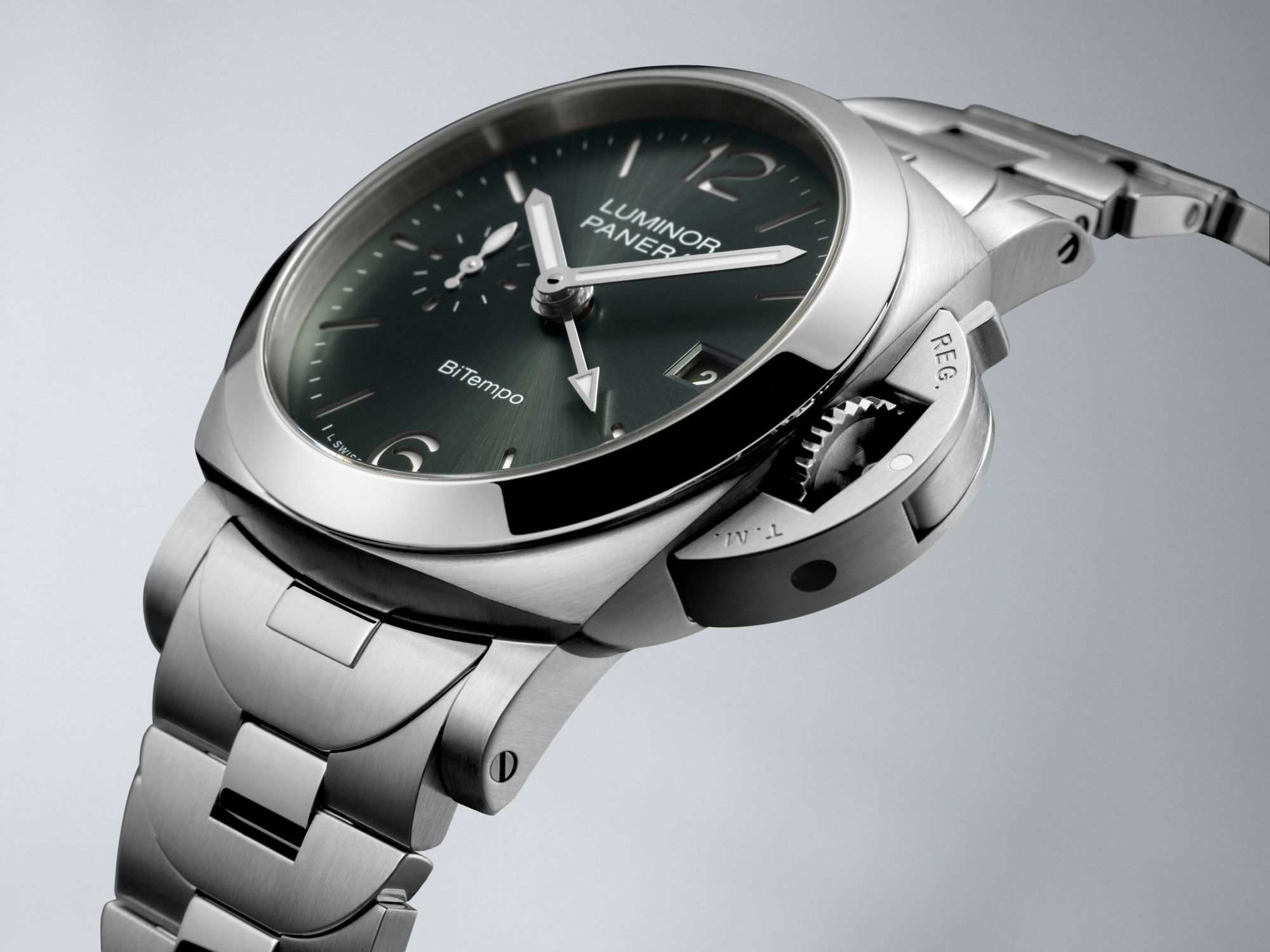 IMG_9081 Panerai Luminor Quaranta BiTempo Metal Bracelet PAM01640 Replica 4