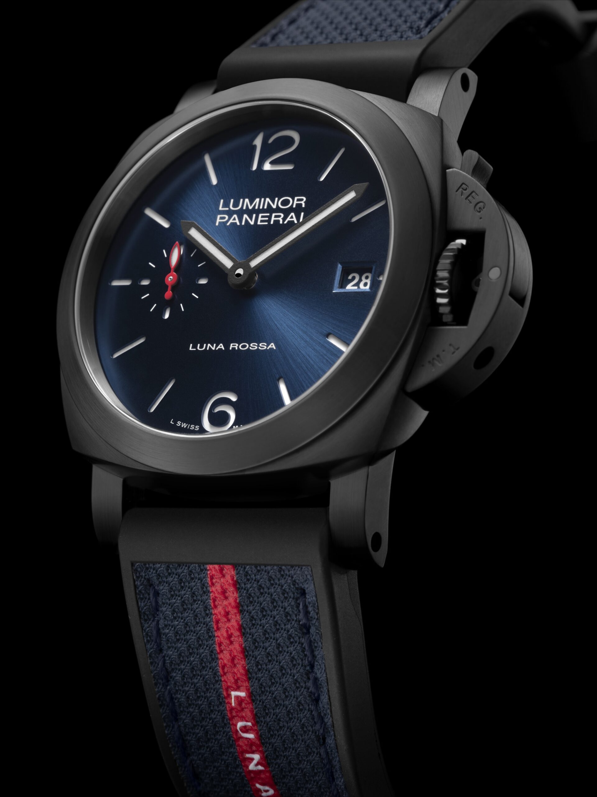 IMG_9081 Panerai Luminor Quaranta Steel DLC Luna Rossa PAM01408 Replica 4