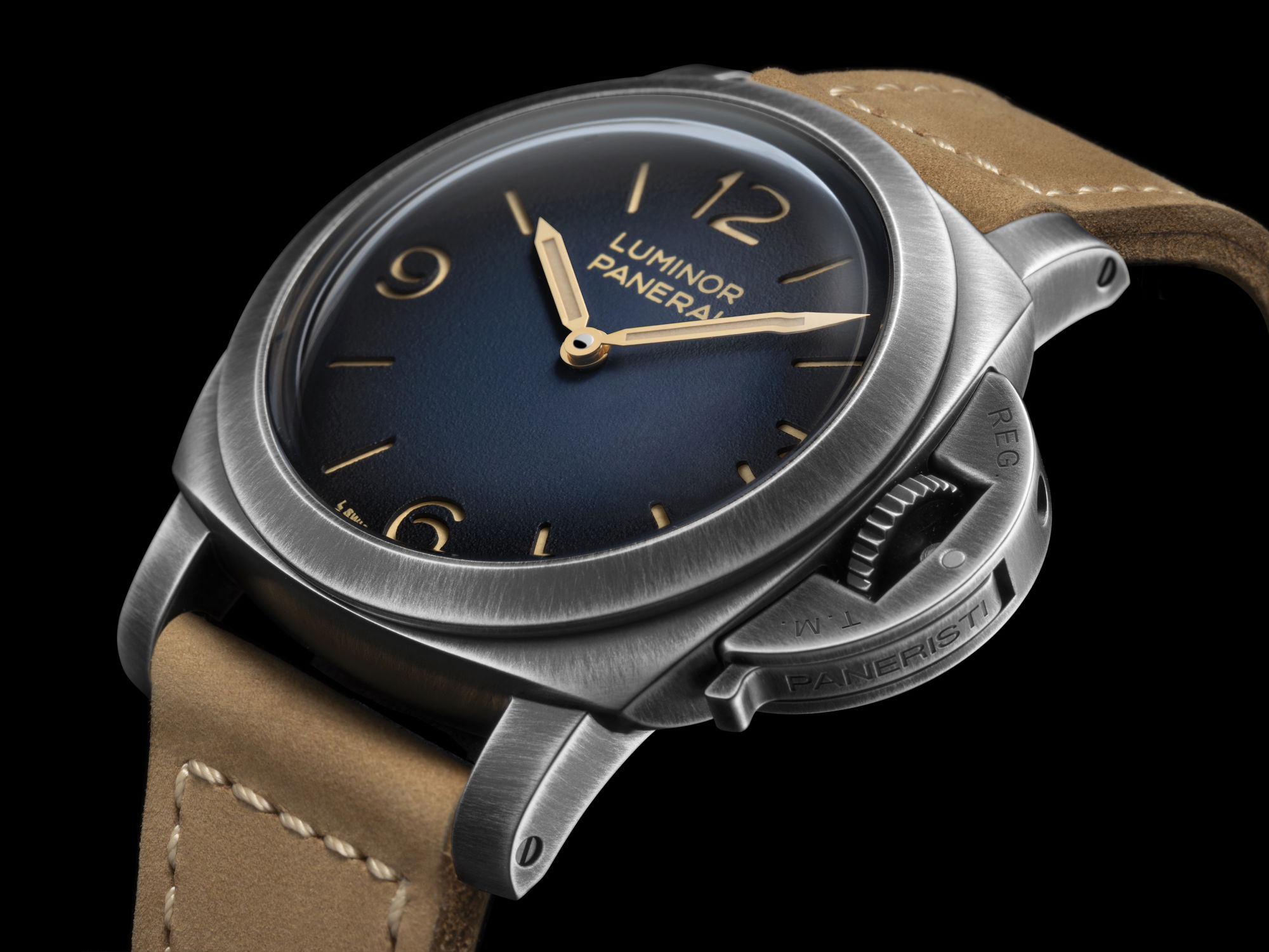 Panerai Luminor Venticinque PAM02025 Replica 4