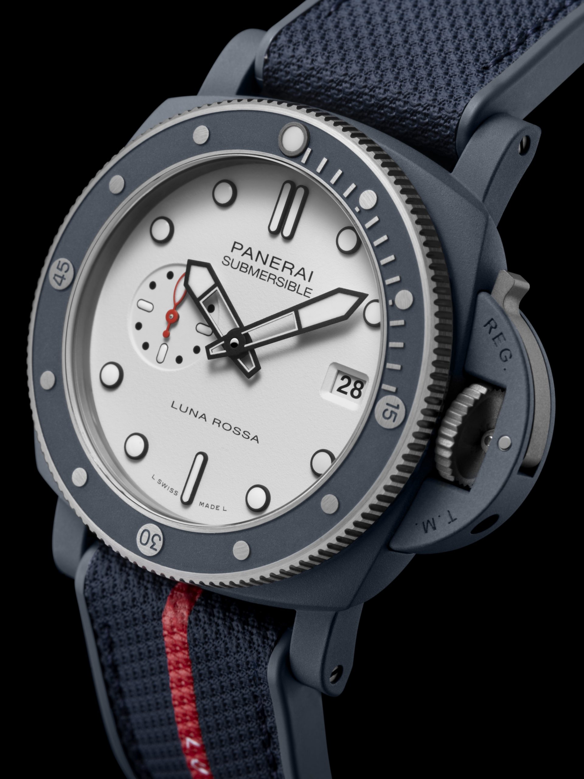 Panerai Submersible QuarantaQuattro Luna Rossa Ti-Ceramitech PAM01543 Replica 4