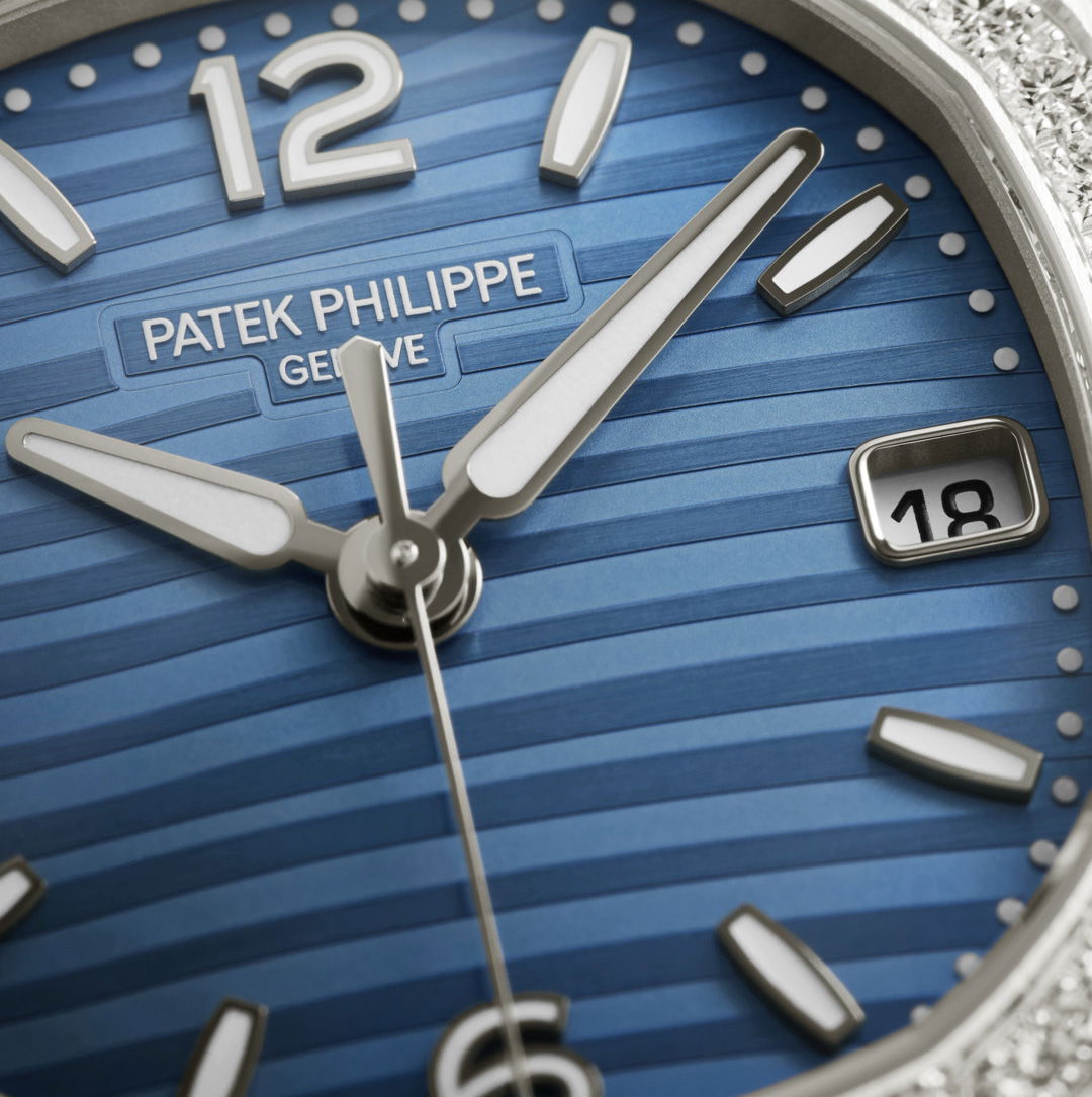 Patek Philippe Nautilus 7010/1G-013 Replica 4