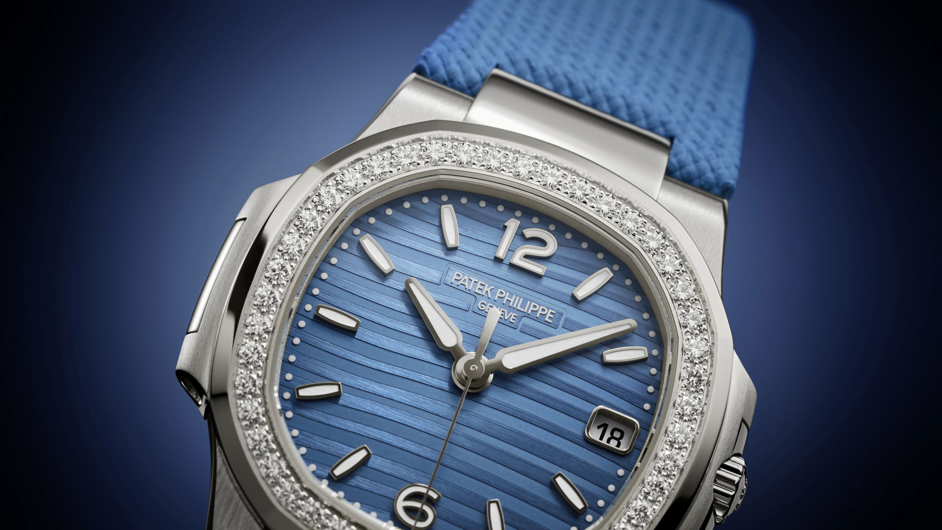 Patek Philippe Nautilus 7010G-013 Replica 4