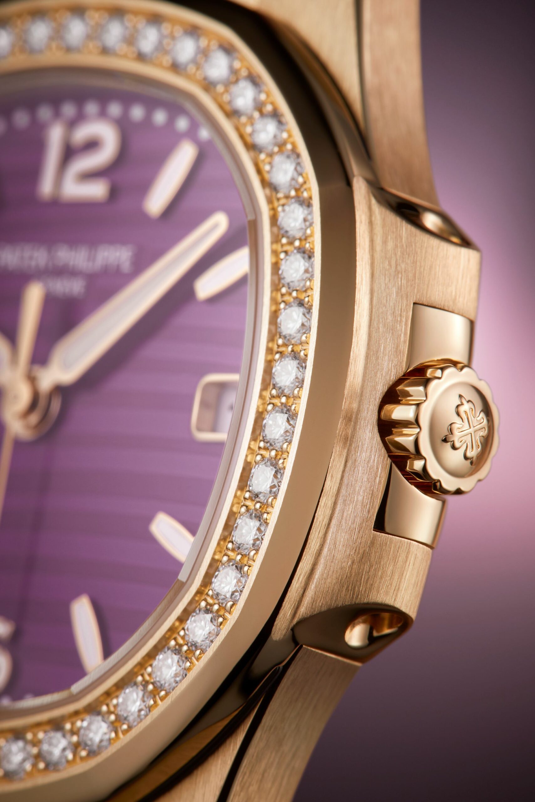 Patek Philippe Nautilus Ladies 7010R-013 Replica 4