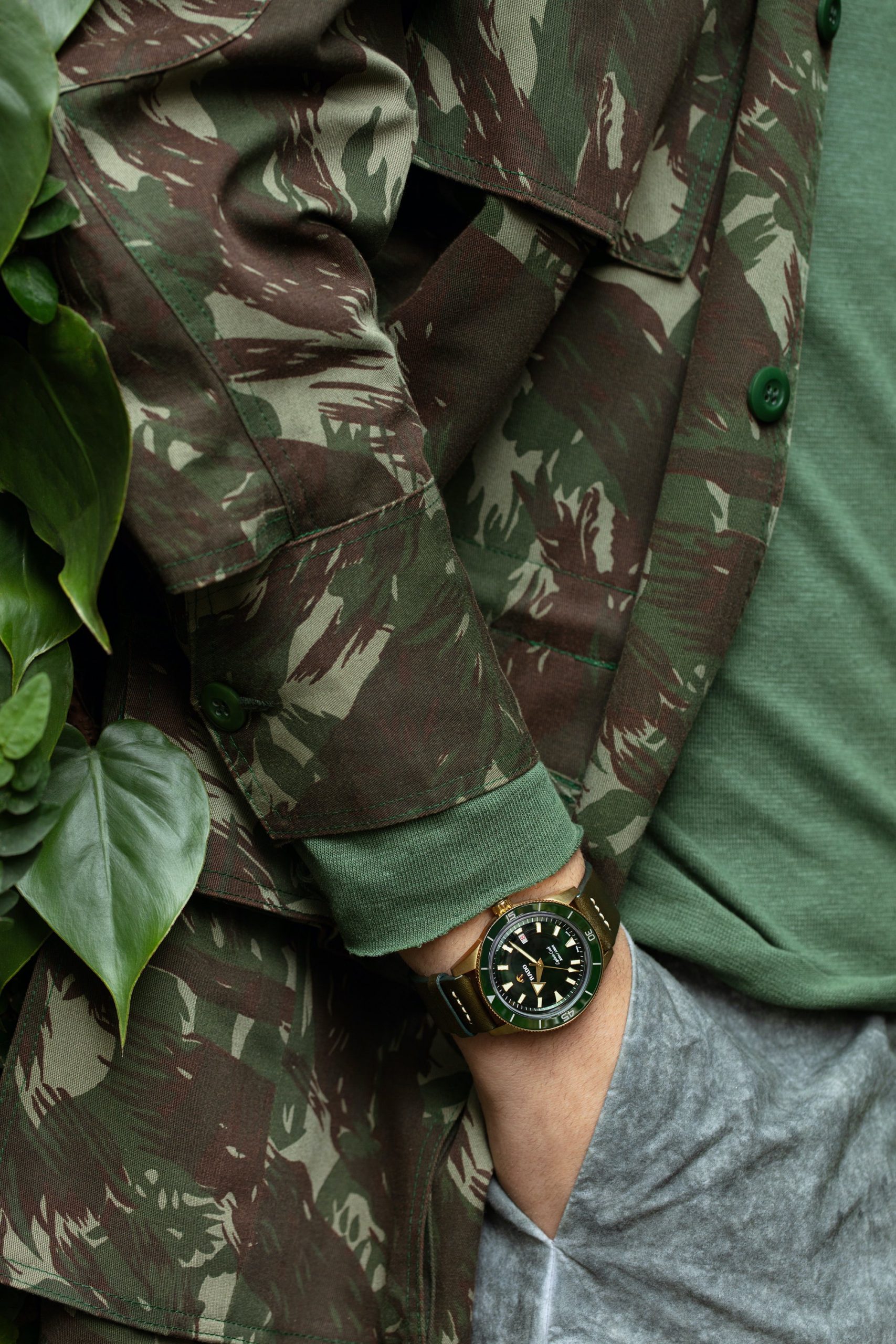 IMG_9081 Rado Captain Cook Automatic Bronze R32504315 Replica 4