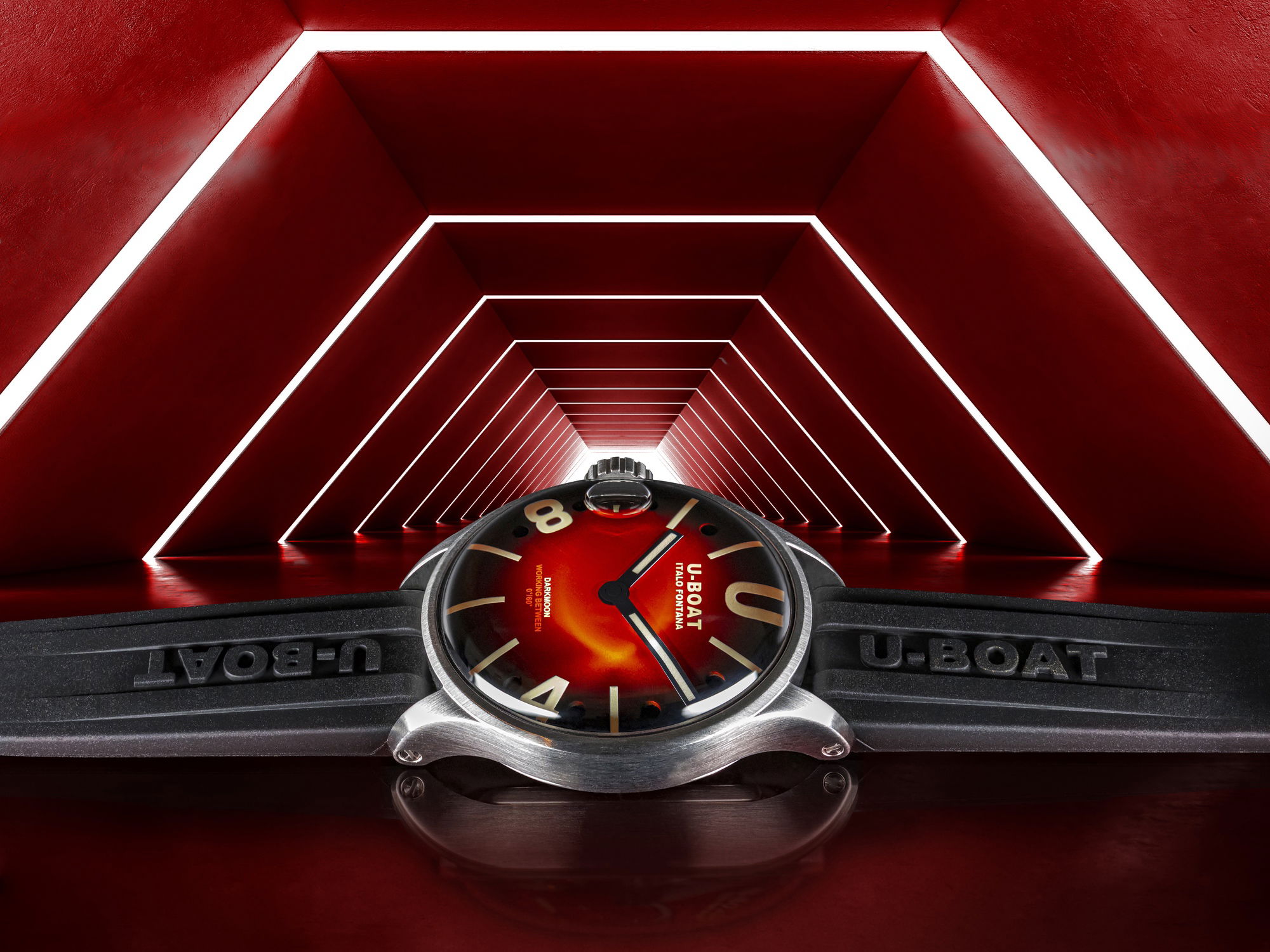 U-Boat Darkmoon 40 Red SS Soleil 9500 Replica 4