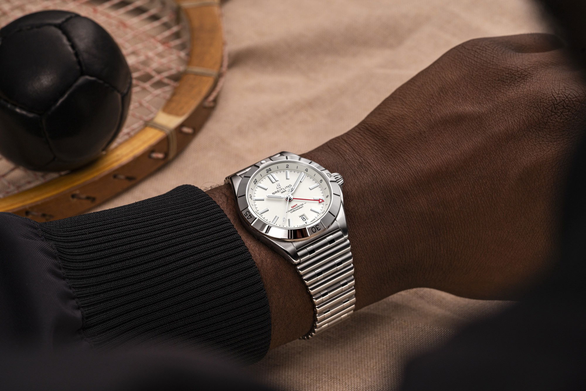 IMG_9081 Breitling Chronomat Automatic GMT 40 A32398101A1A1 Replica 5