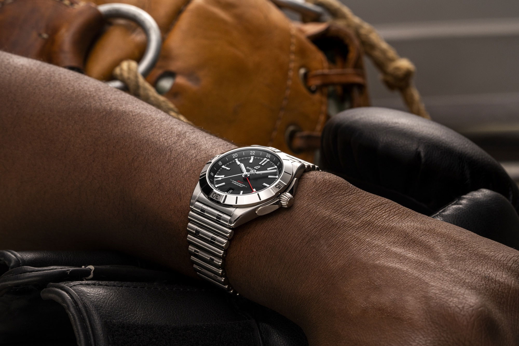 IMG_9081 Breitling Chronomat Automatic GMT 40 A32398101B1A1 Replica 5