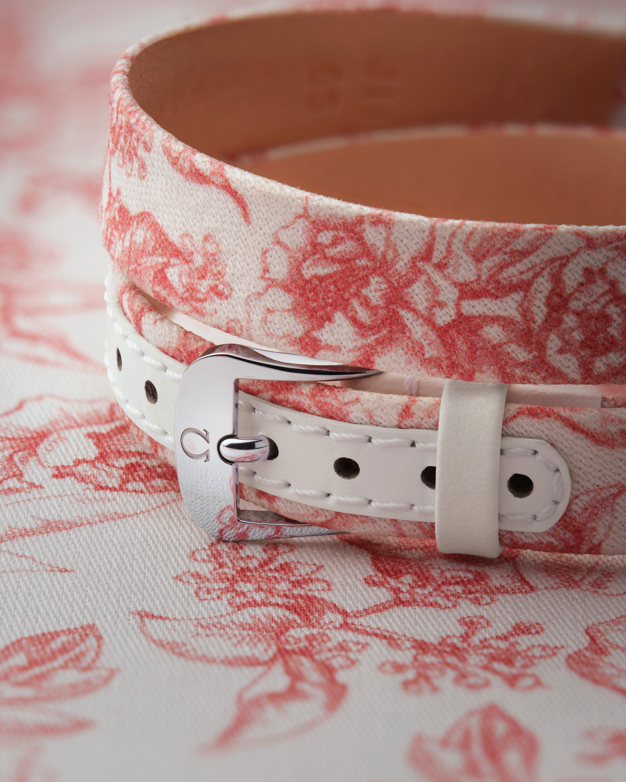 IMG_9081 Omega De Ville Mini Tresor Quartz 26 mm 428.17.26.60.04.003 Replica 5