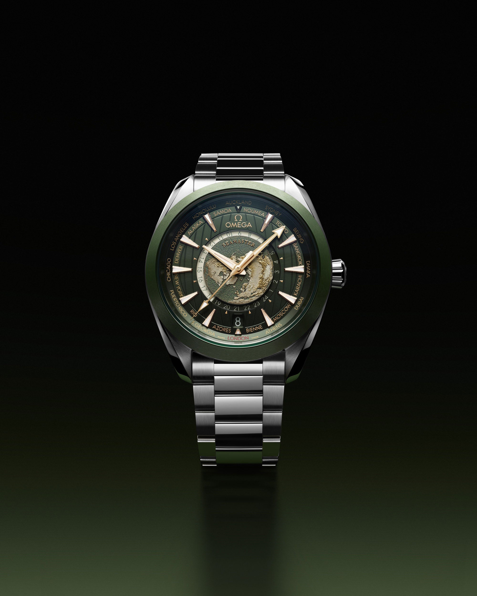 IMG_9081 Omega Seamaster Aqua Terra 150M Co-Axial Master Chronometer GMT Worldtimer 220.30.43.22.00.01 Replica 5